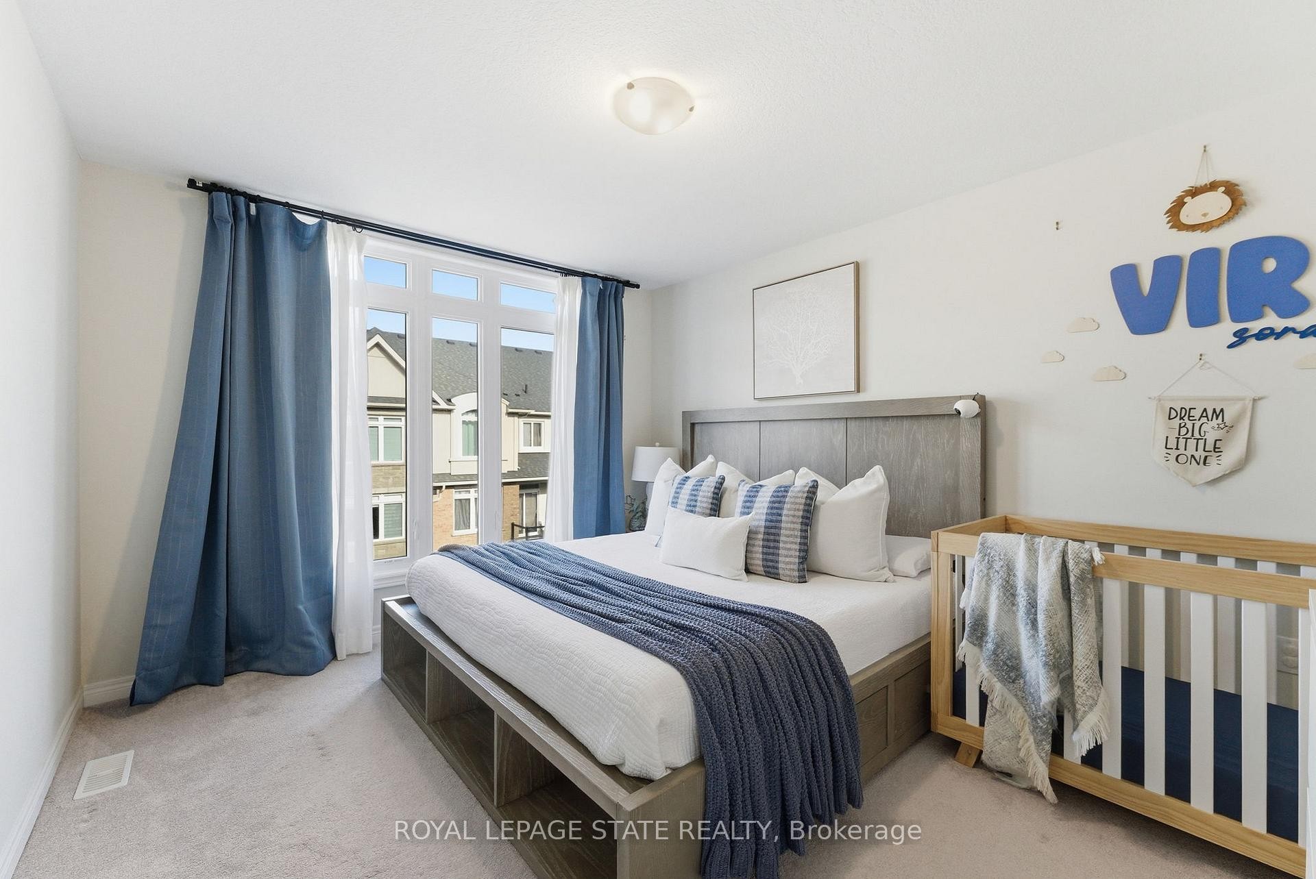 38-40 Zinfandel Drive, Hamilton, ON - Indoor Photo Showing Bedroom