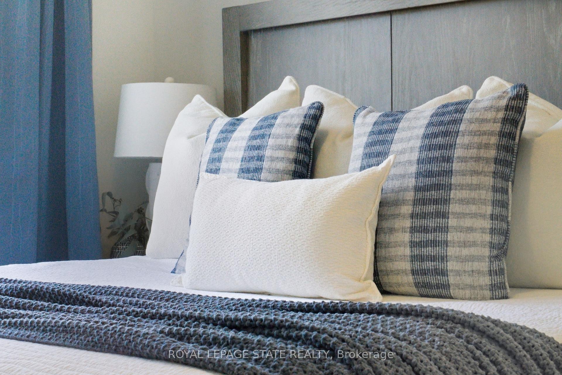 38-40 Zinfandel Drive, Hamilton, ON -