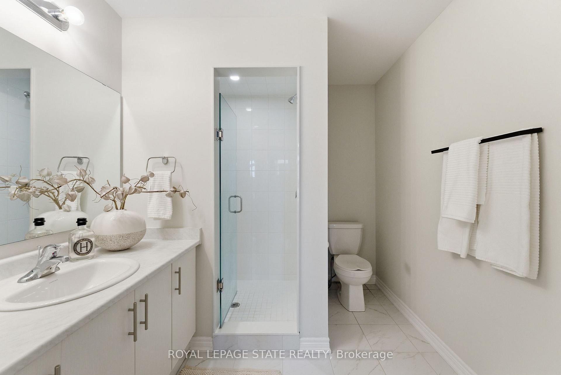 38-40 Zinfandel Drive, Hamilton, ON - Indoor Photo Showing Bathroom