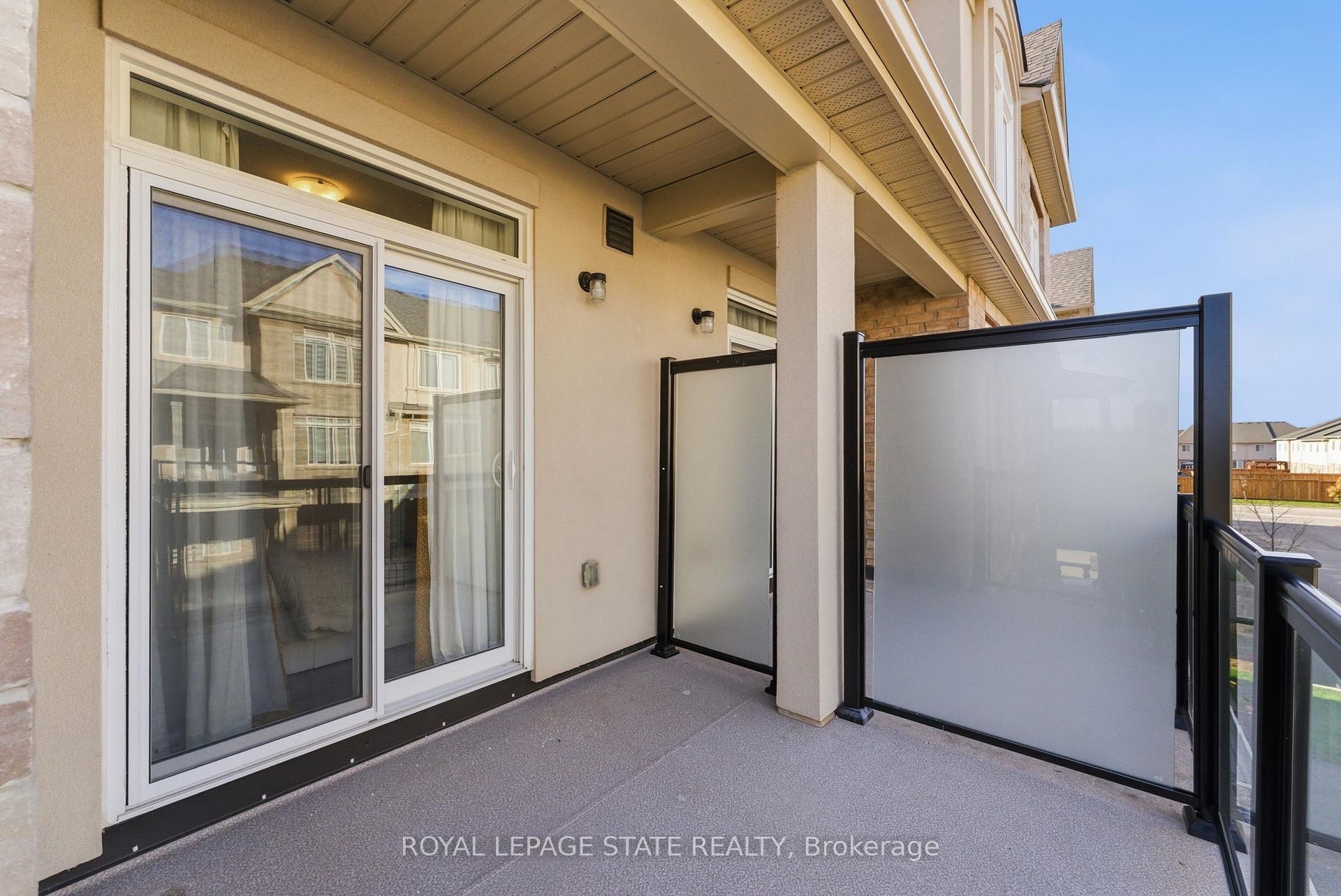 38-40 Zinfandel Drive, Hamilton, ON - Outdoor With Exterior