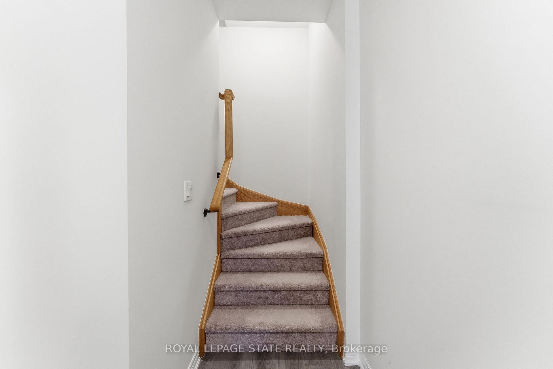 38-40 Zinfandel Drive, Hamilton, ON - Indoor Photo Showing Other Room