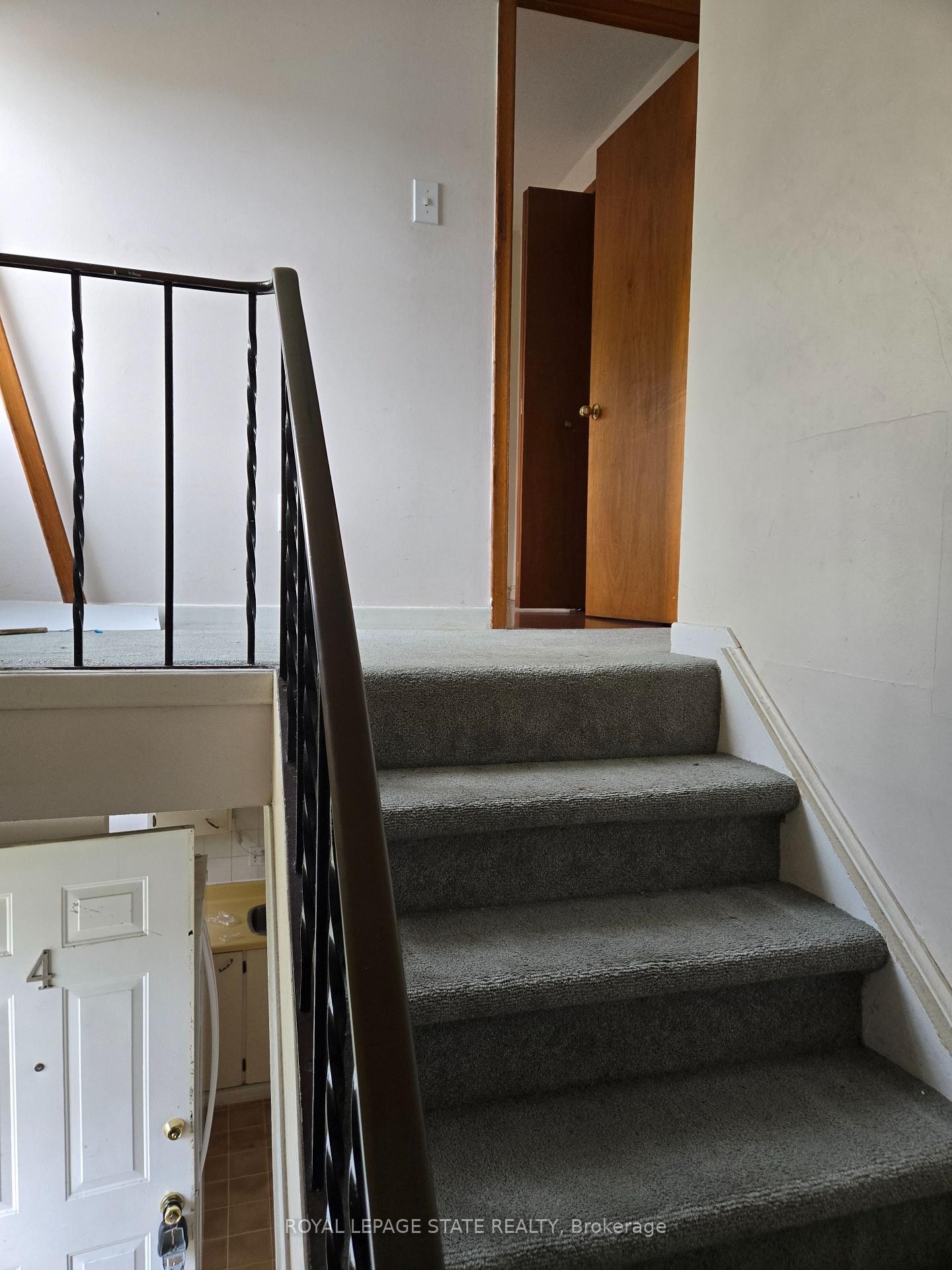 4-153 Limeridge Road W, Hamilton, ON - Indoor Photo Showing Other Room