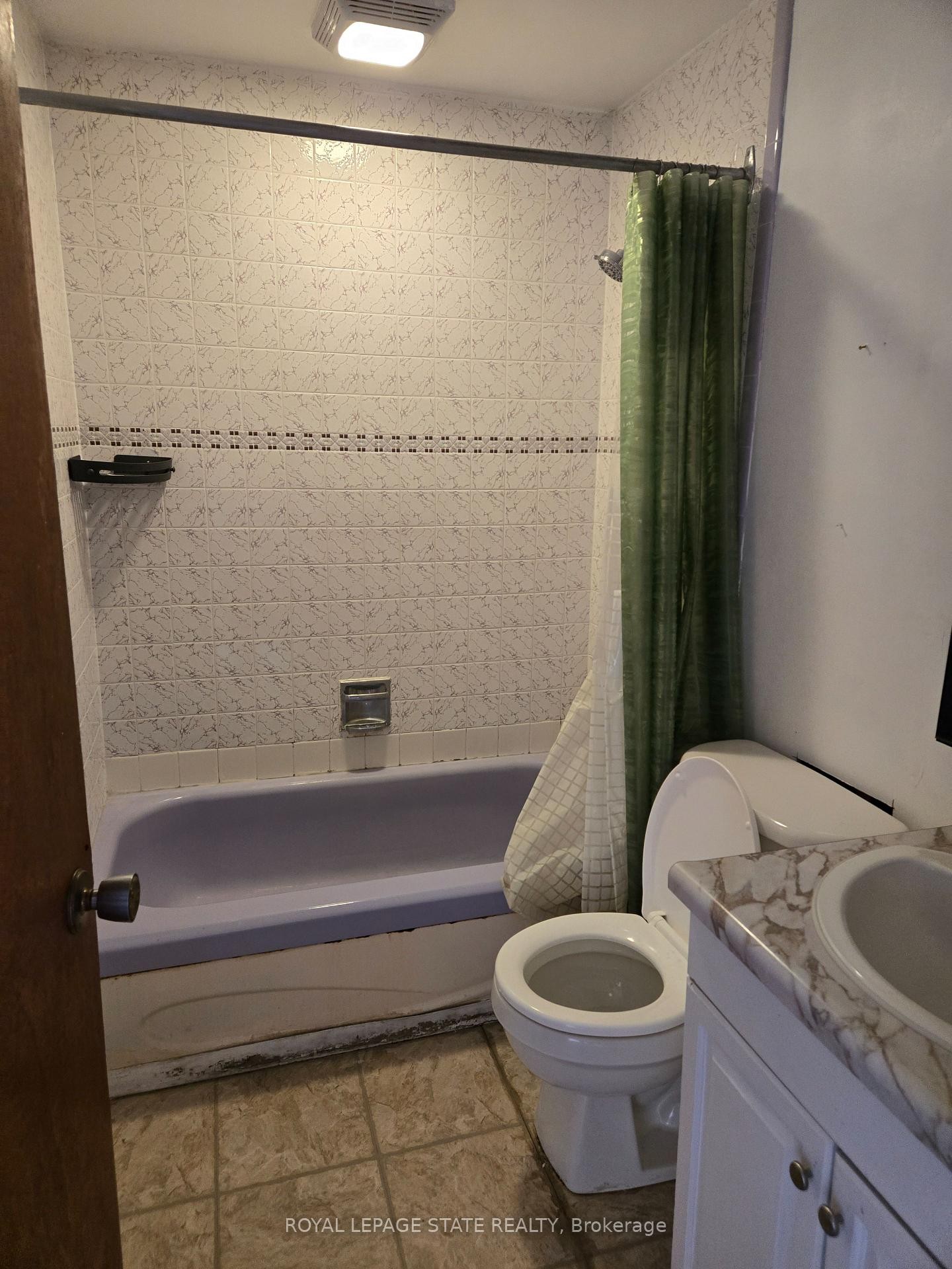 4-153 Limeridge Road W, Hamilton, ON - Indoor Photo Showing Bathroom