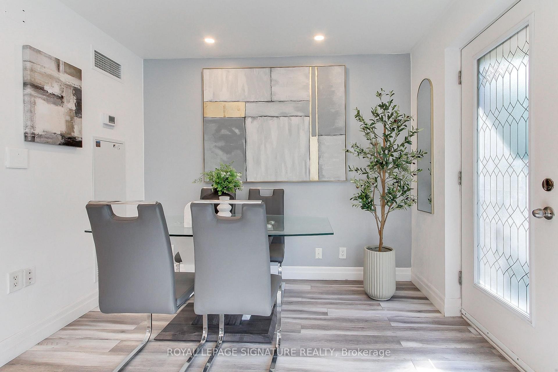 Th-104-90 Absolute Avenue, Mississauga, ON - Indoor Photo Showing Other Room