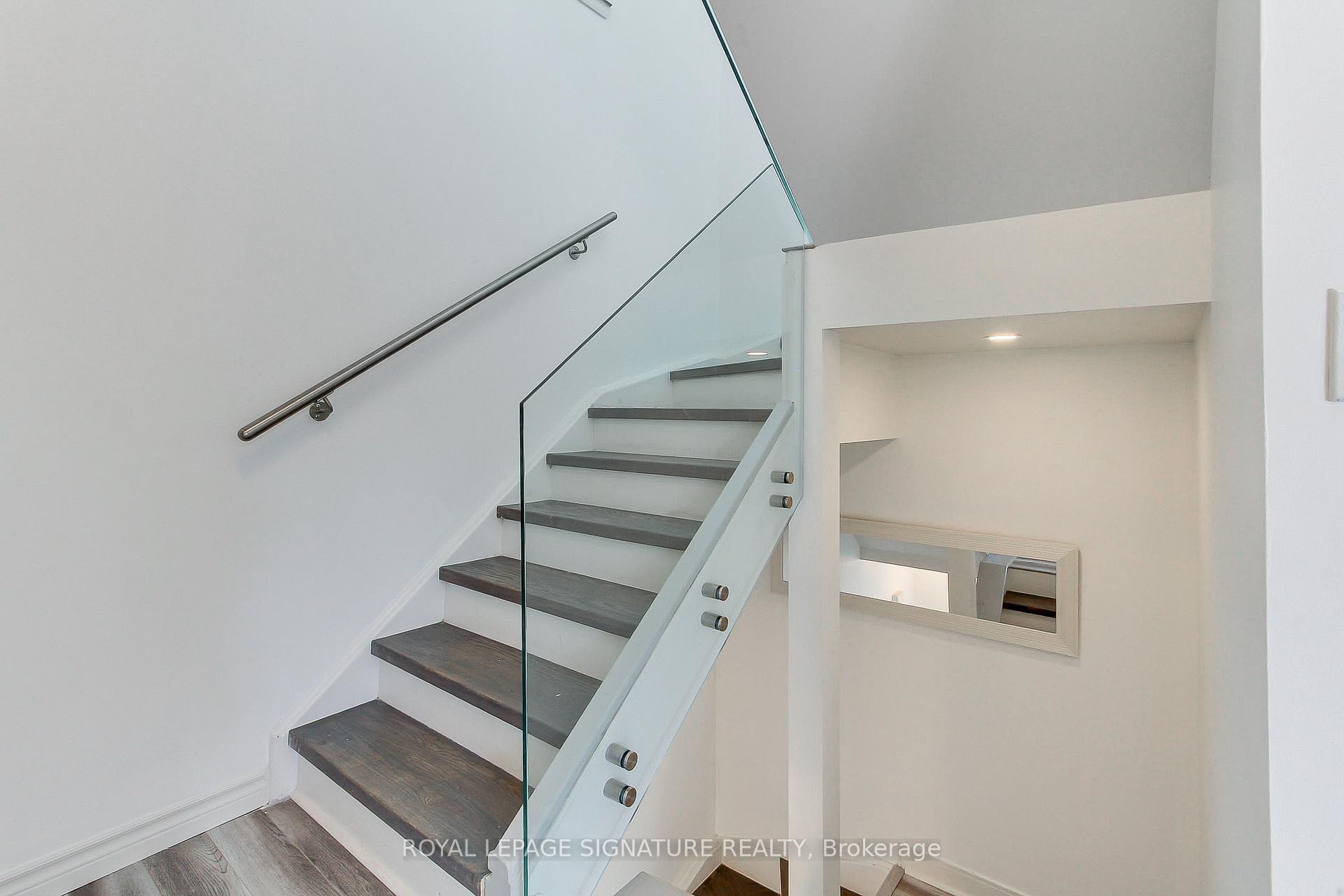 Th-104-90 Absolute Avenue, Mississauga, ON - Indoor Photo Showing Other Room