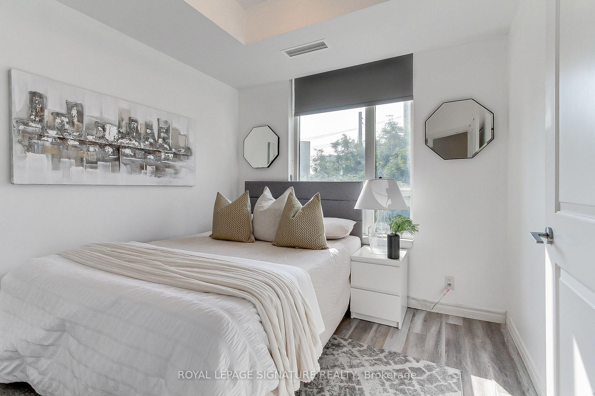 Th-104-90 Absolute Avenue, Mississauga, ON - Indoor Photo Showing Bedroom