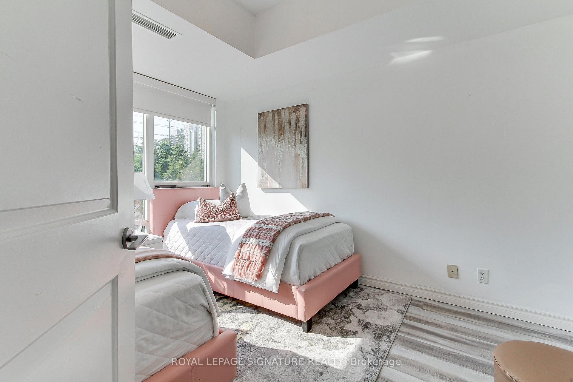 Th-104-90 Absolute Avenue, Mississauga, ON - Indoor Photo Showing Bedroom