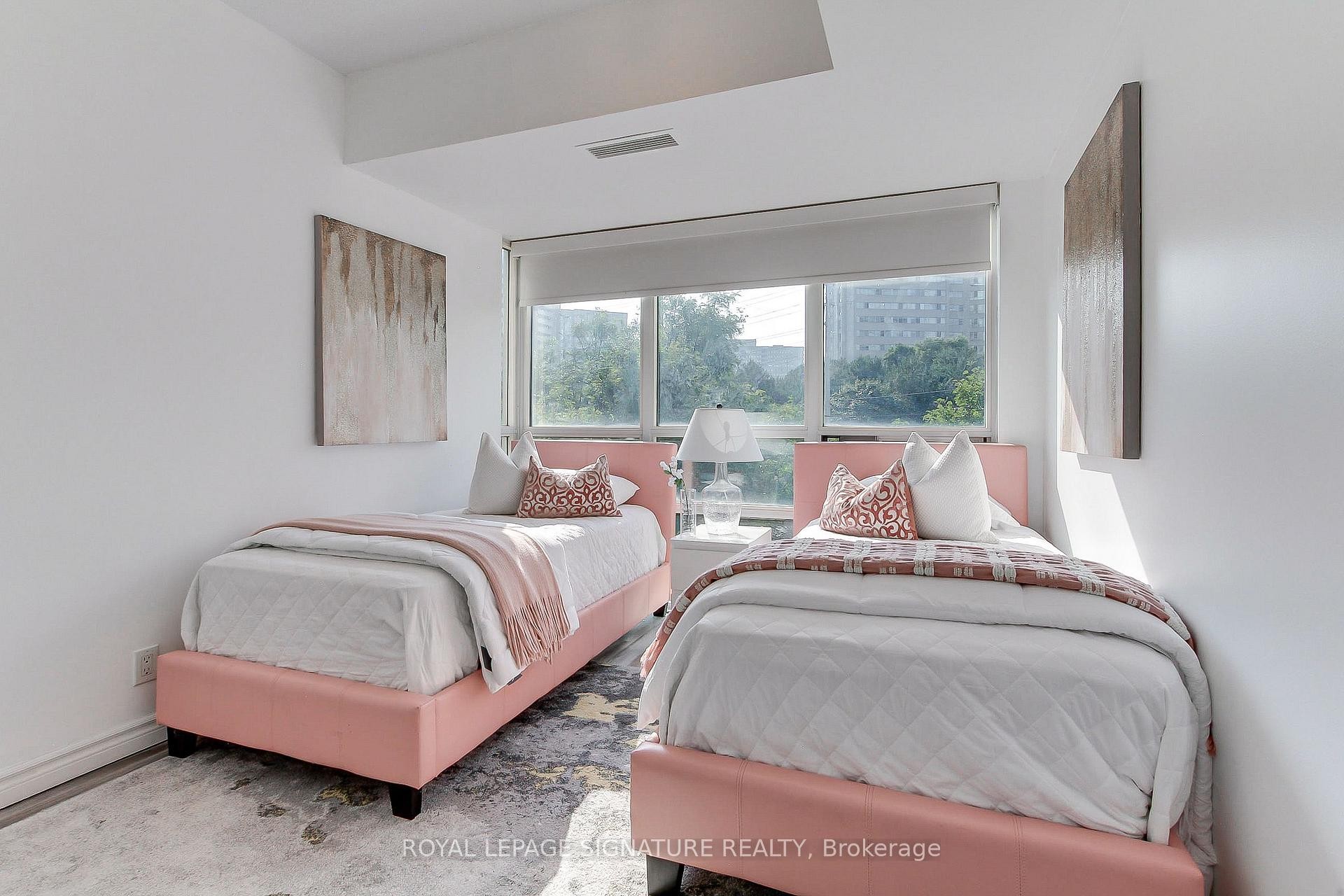 Th-104-90 Absolute Avenue, Mississauga, ON - Indoor Photo Showing Bedroom