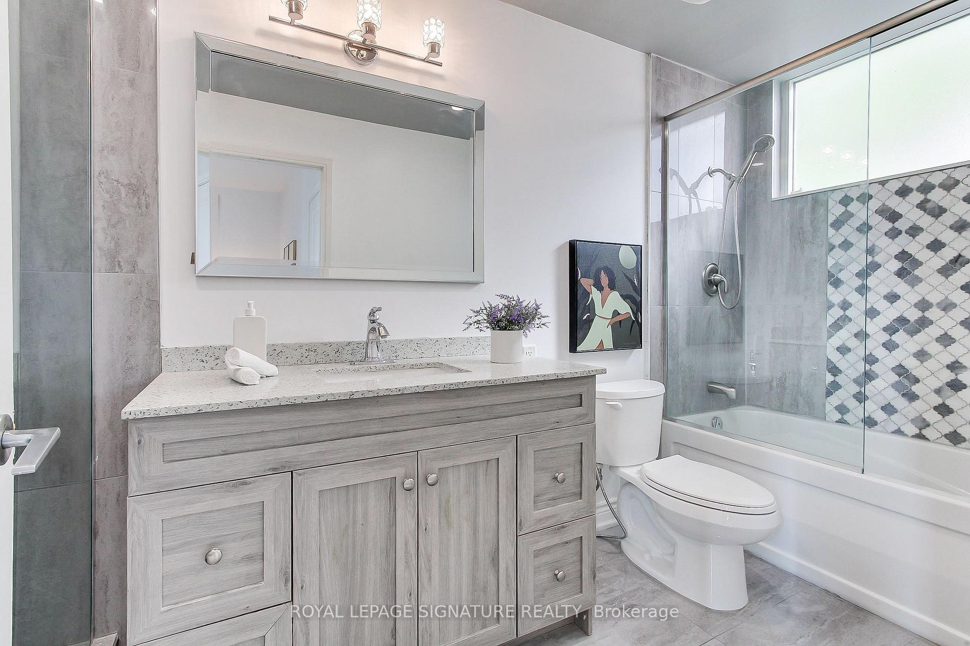 Th-104-90 Absolute Avenue, Mississauga, ON - Indoor Photo Showing Bathroom