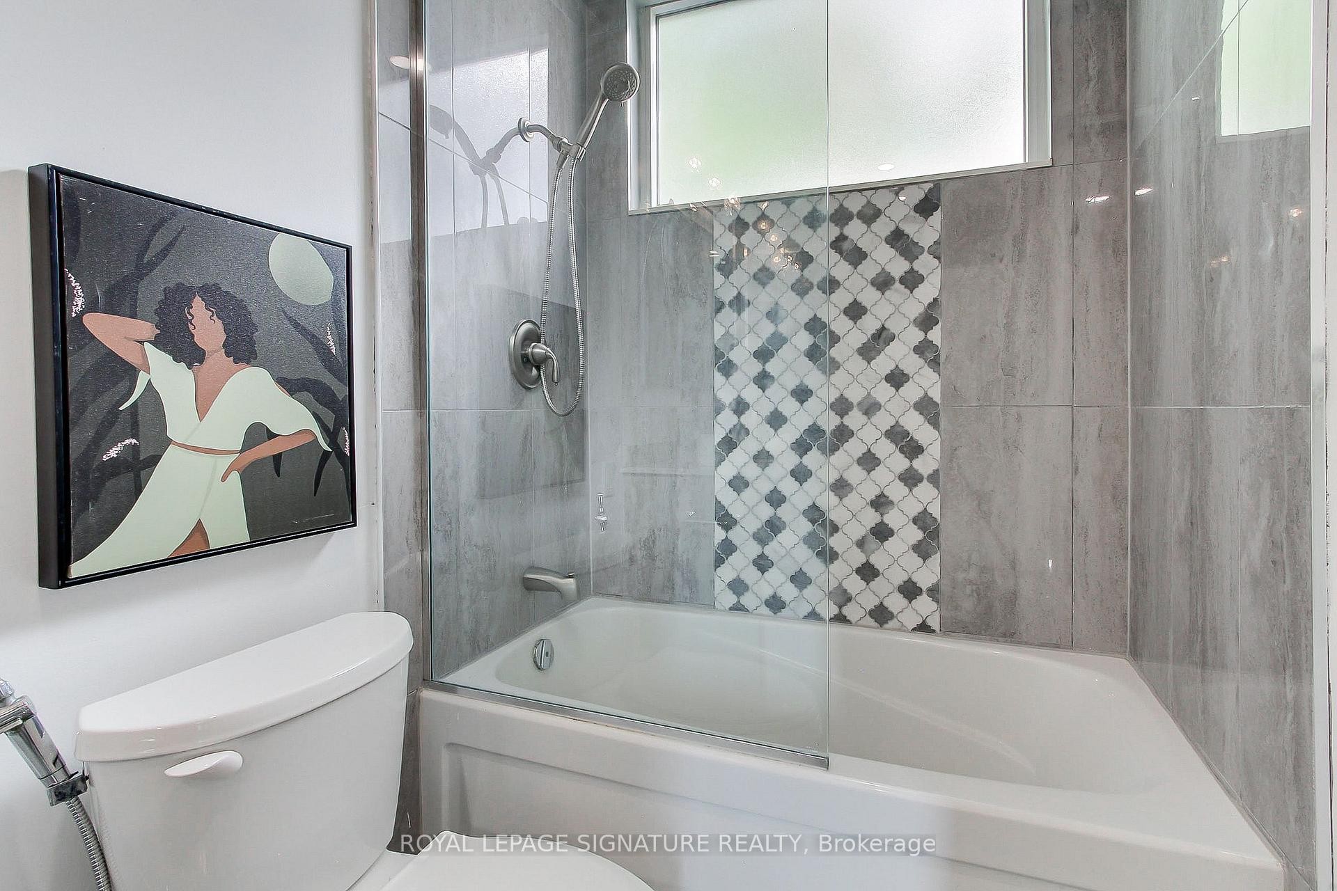 Th-104-90 Absolute Avenue, Mississauga, ON - Indoor Photo Showing Bathroom