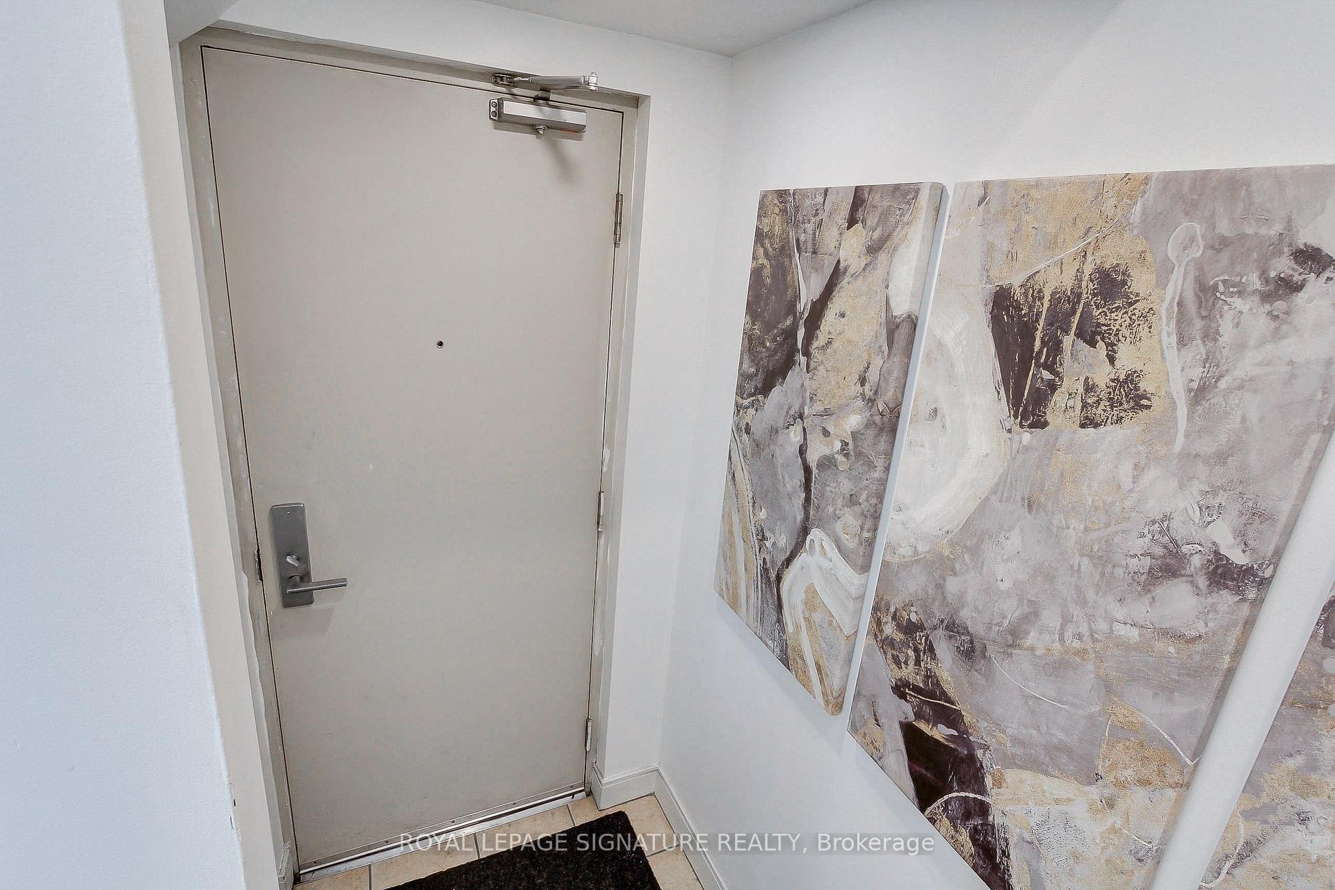 Th-104-90 Absolute Avenue, Mississauga, ON - Indoor Photo Showing Bathroom