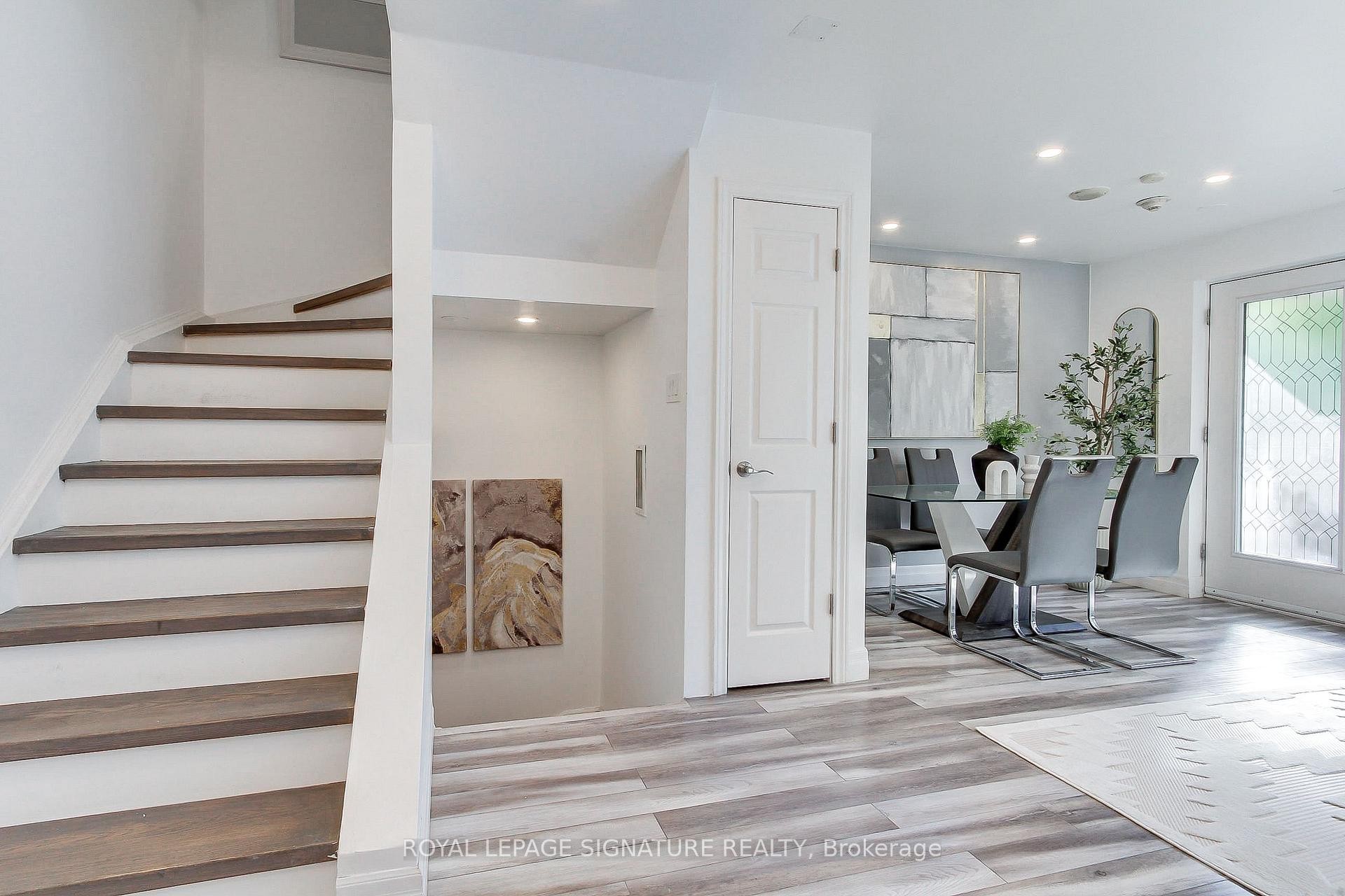 Th-104-90 Absolute Avenue, Mississauga, ON - Indoor Photo Showing Other Room