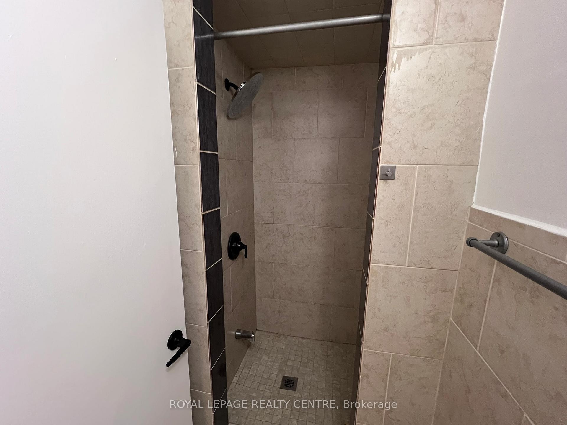 1-3351 Lake Shore Boulevard W, Toronto, ON - Indoor Photo Showing Bathroom