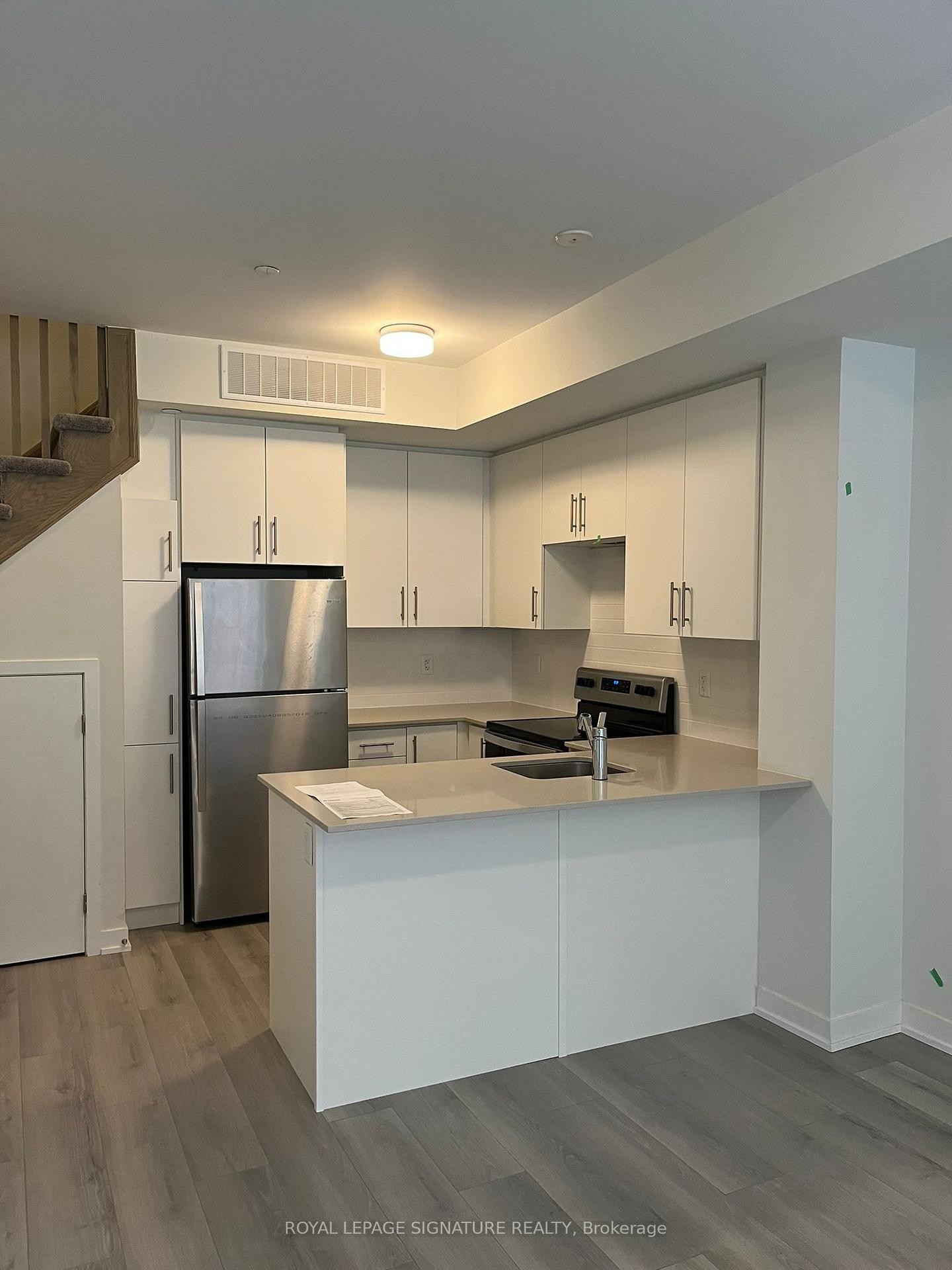 3-3409 Ridgeway Drive, Mississauga, ON - Indoor Photo Showing Kitchen With Double Sink