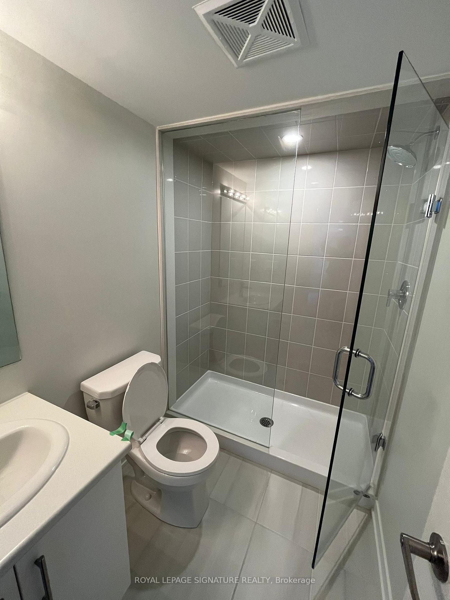 3-3409 Ridgeway Drive, Mississauga, ON - Indoor Photo Showing Bathroom