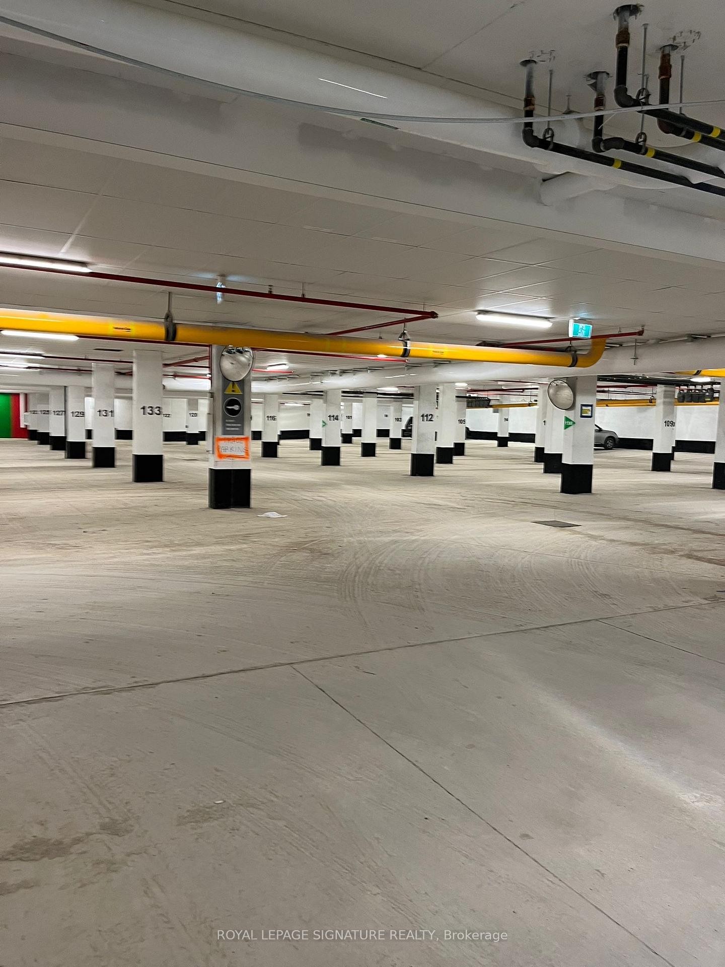 3-3409 Ridgeway Drive, Mississauga, ON - Indoor Photo Showing Garage