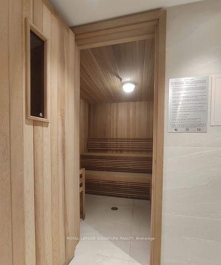 206-18 Hollywood Avenue, Toronto, ON - Indoor Photo Showing Other Room