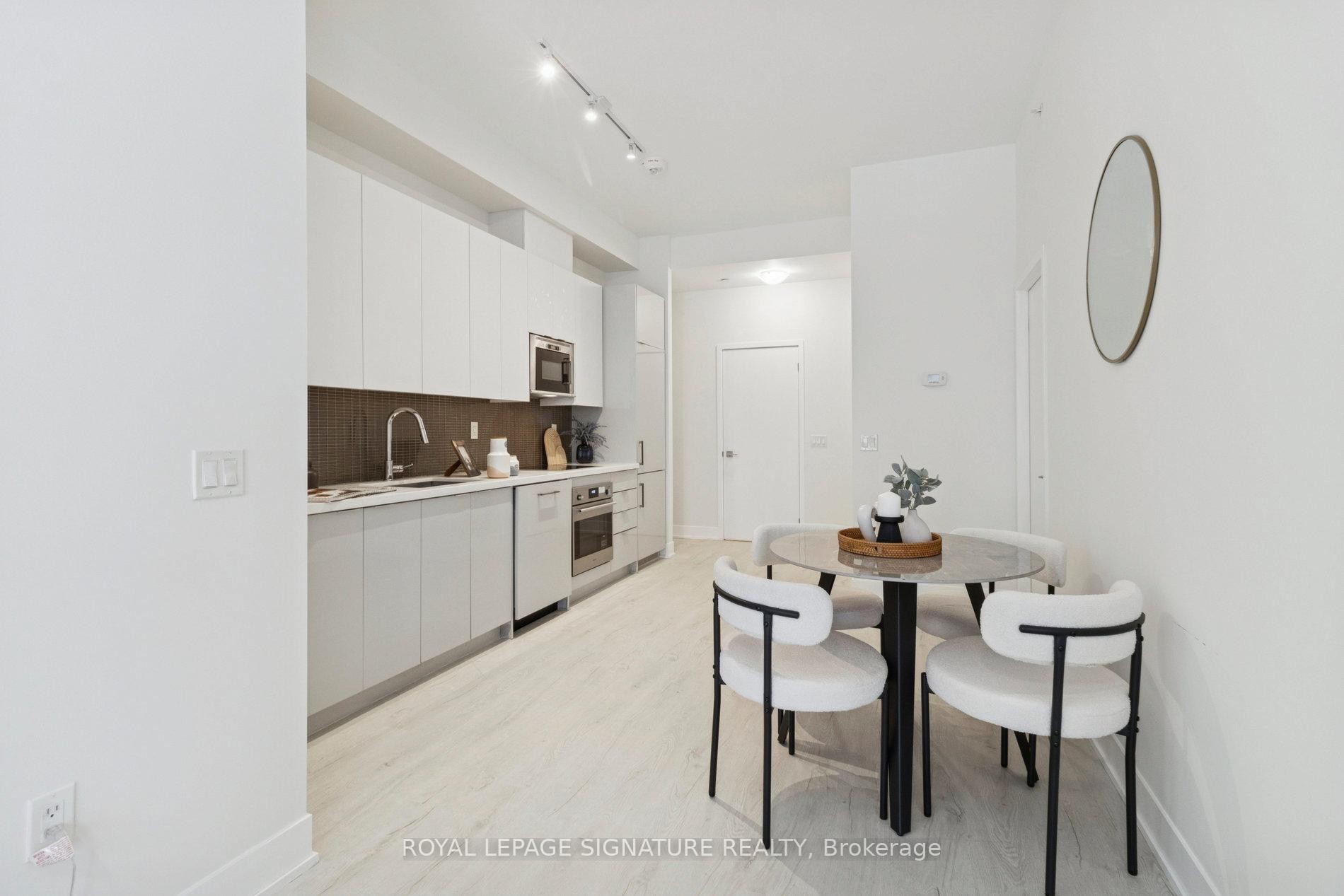 525-2908 Hwy 7 N/A, Vaughan, ON - Indoor Photo Showing Other Room