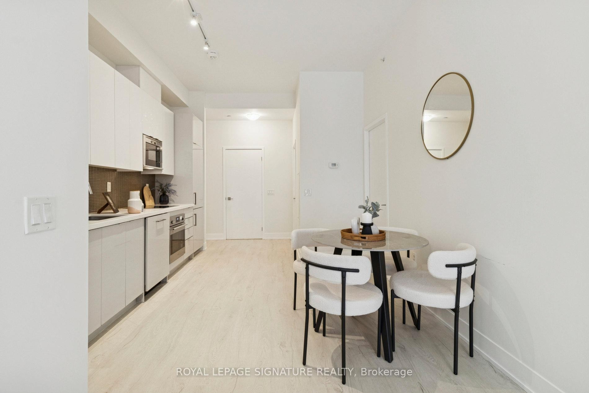 525-2908 Hwy 7 N/A, Vaughan, ON - Indoor Photo Showing Dining Room