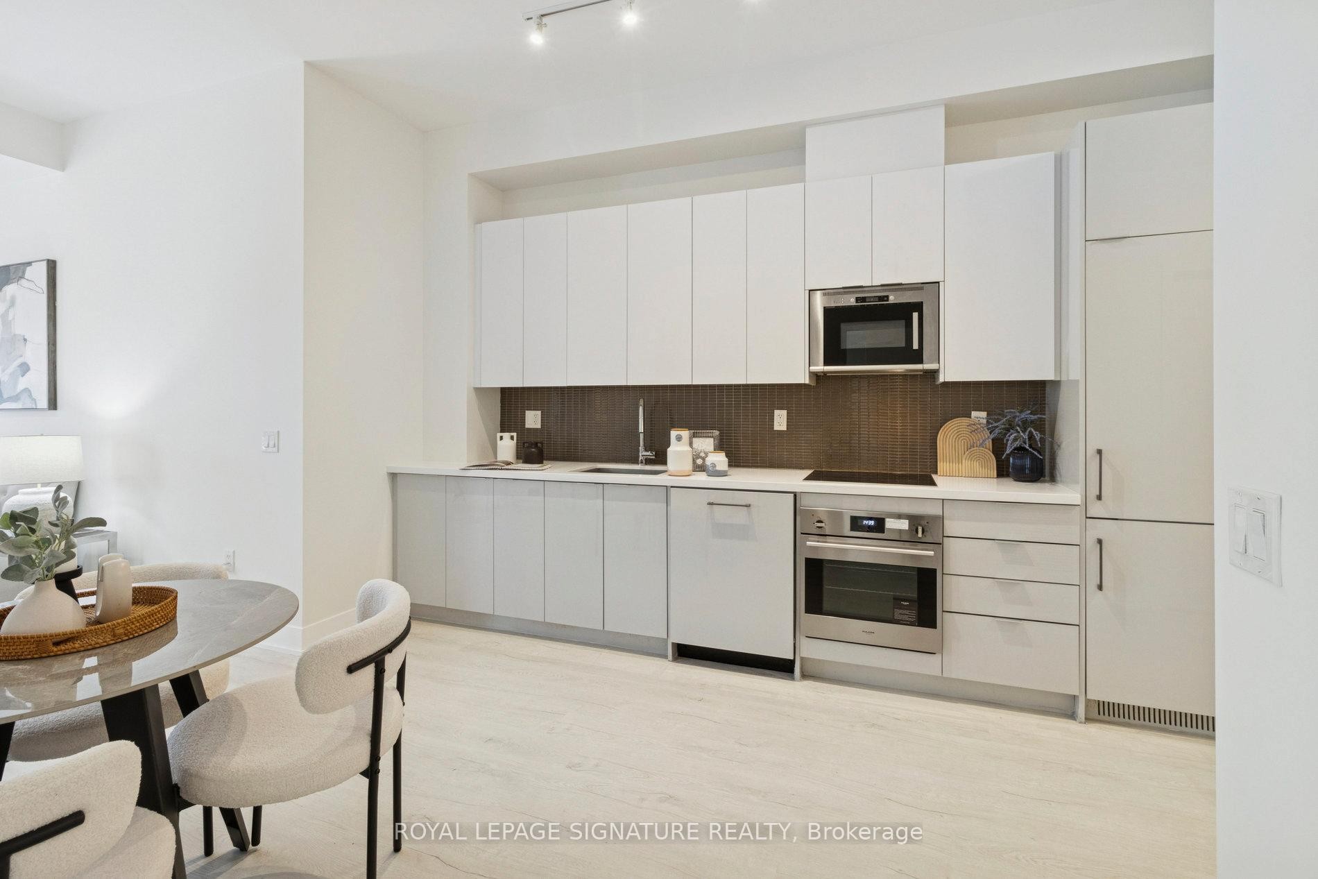 525-2908 Hwy 7 N/A, Vaughan, ON - Indoor Photo Showing Other Room