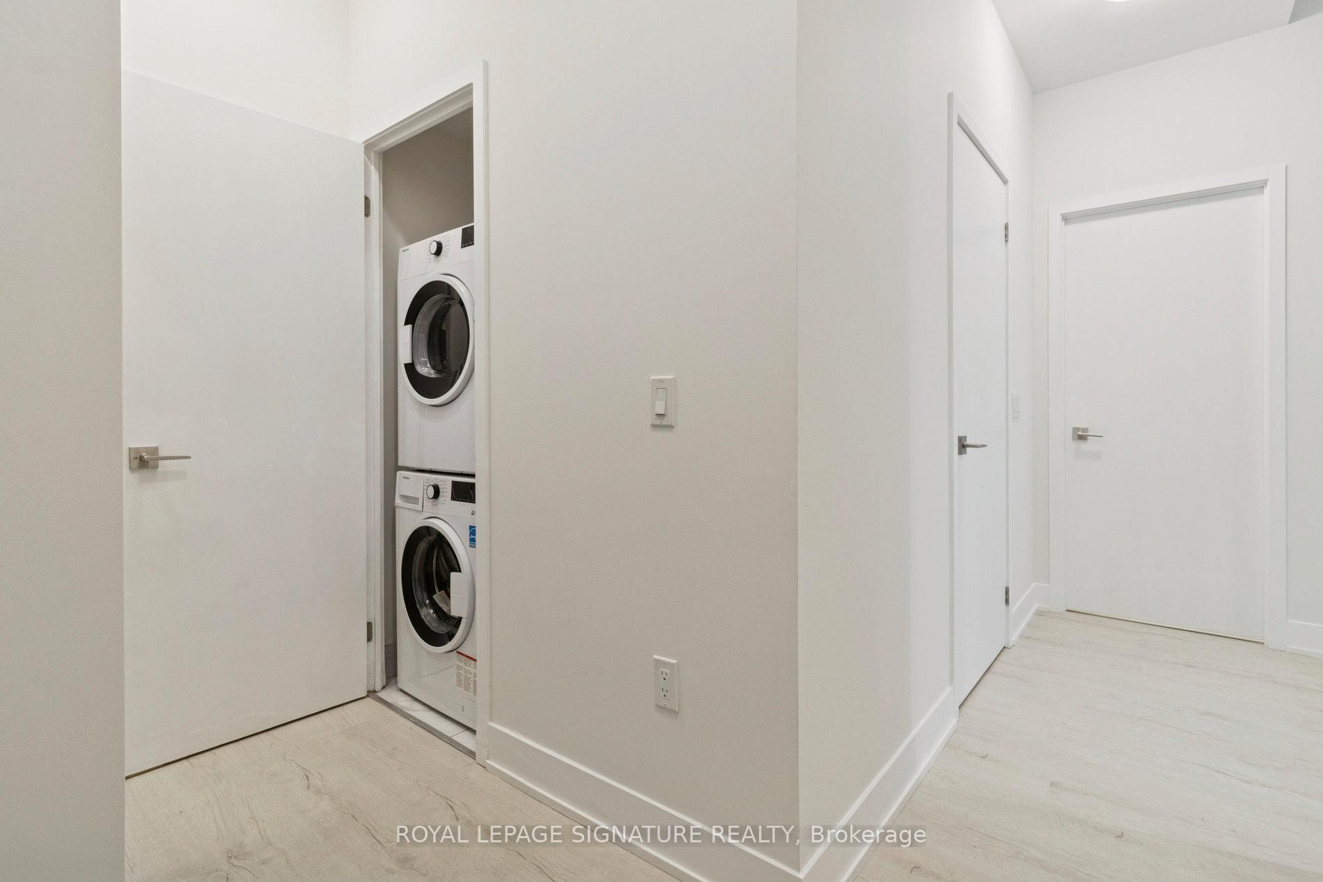 525-2908 Hwy 7 N/A, Vaughan, ON - Indoor Photo Showing Laundry Room