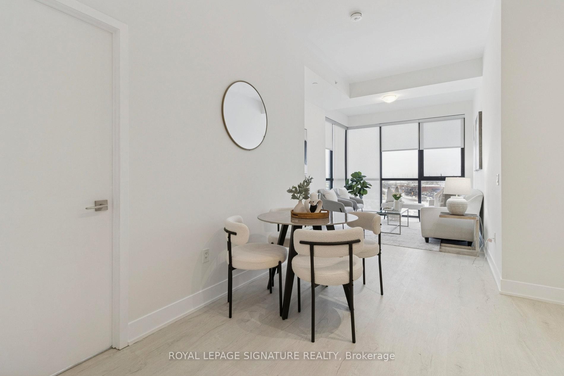 525-2908 Hwy 7 N/A, Vaughan, ON - Indoor Photo Showing Dining Room