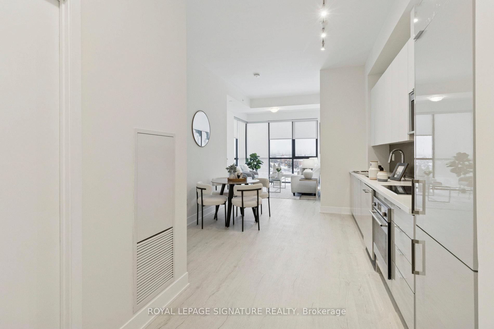 525-2908 Hwy 7 N/A, Vaughan, ON - Indoor Photo Showing Other Room