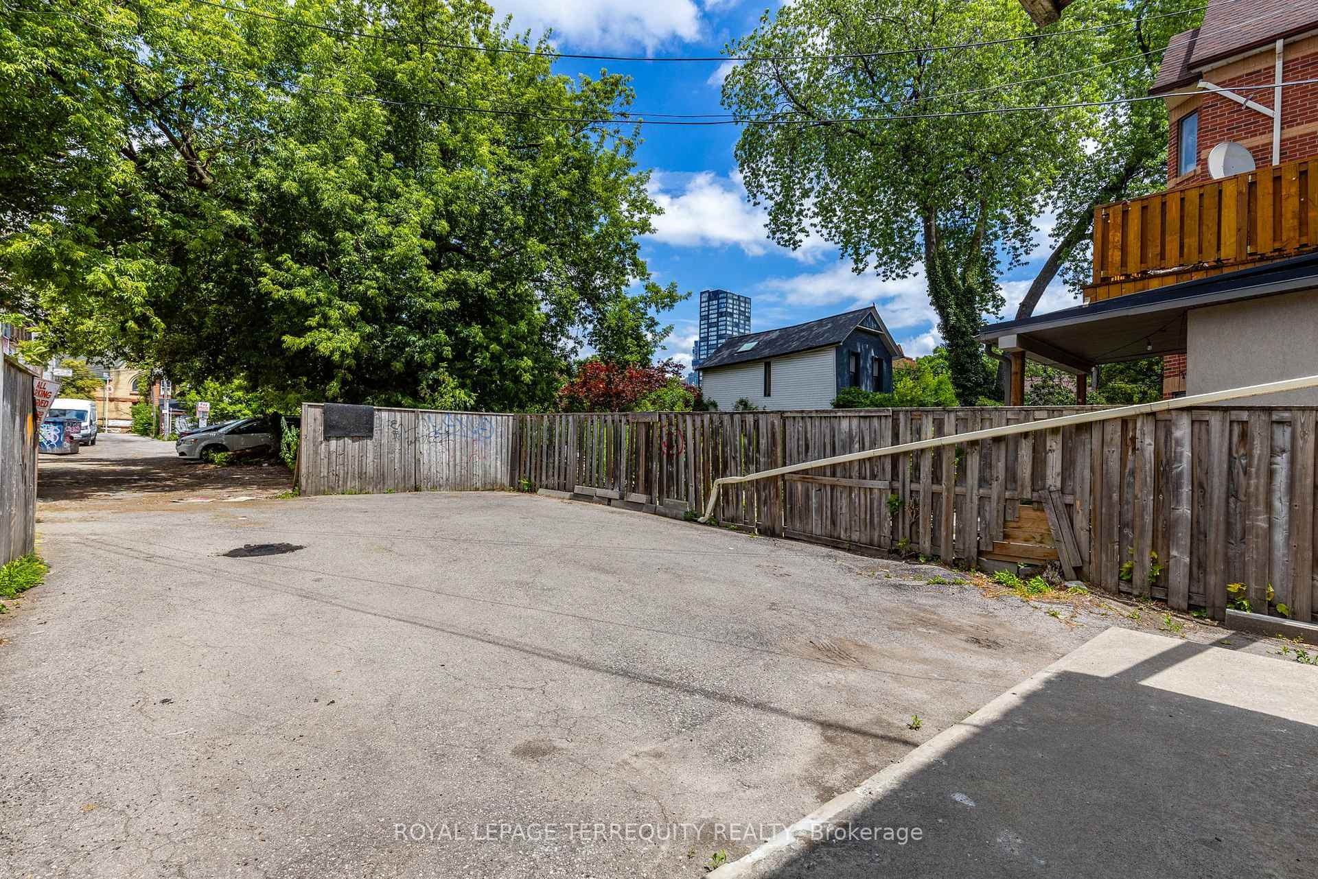 102-124 Baldwin Street, Toronto, ON - Outdoor