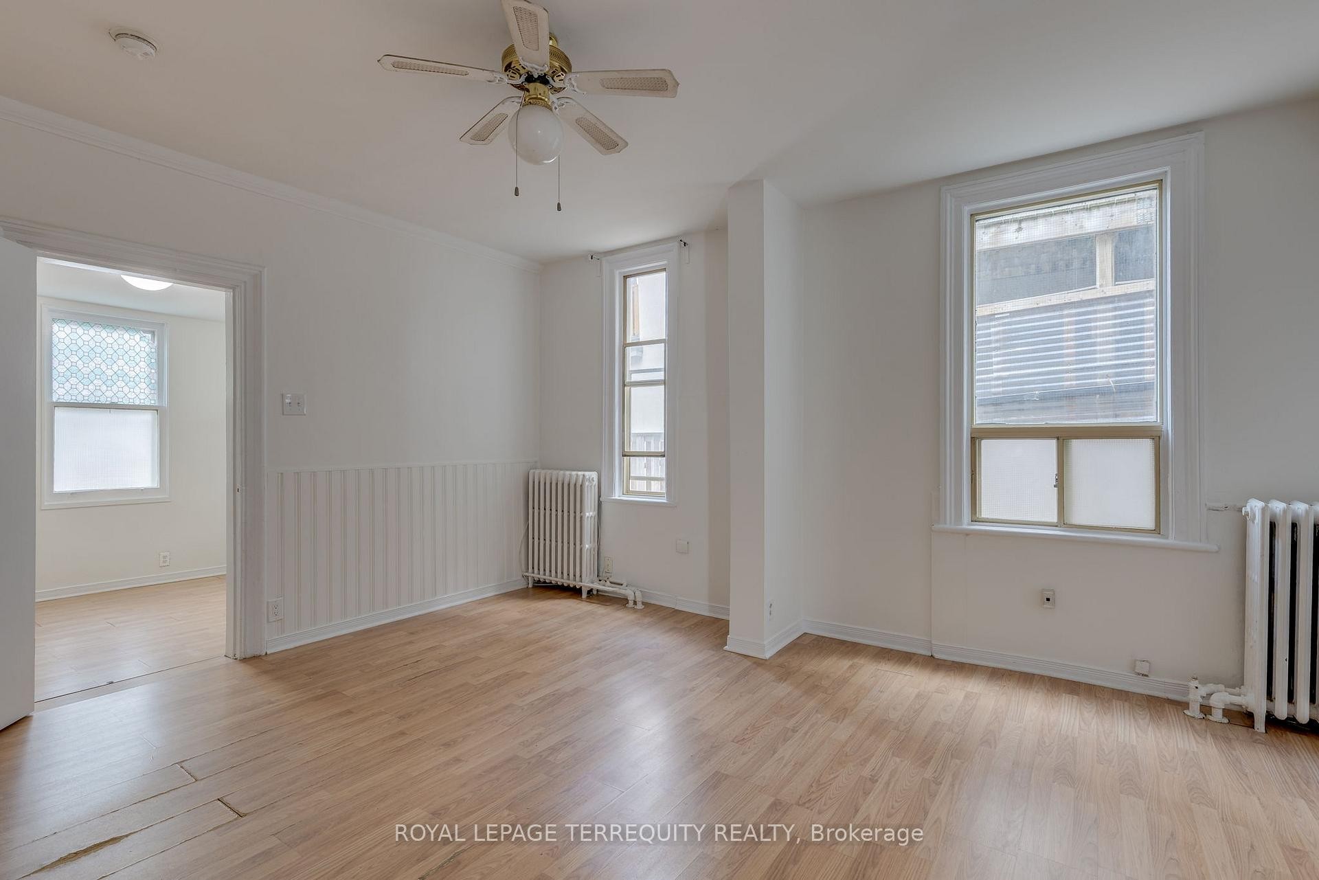 102-124 Baldwin Street, Toronto, ON - Indoor Photo Showing Other Room