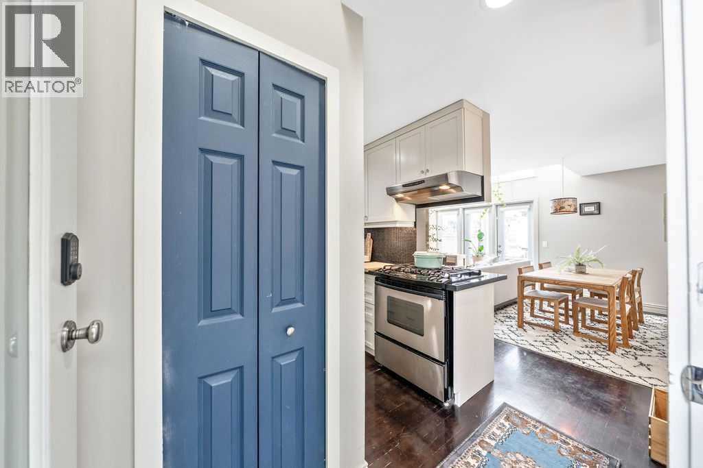 2, 52 6 Street Ne, Calgary, AB - Indoor