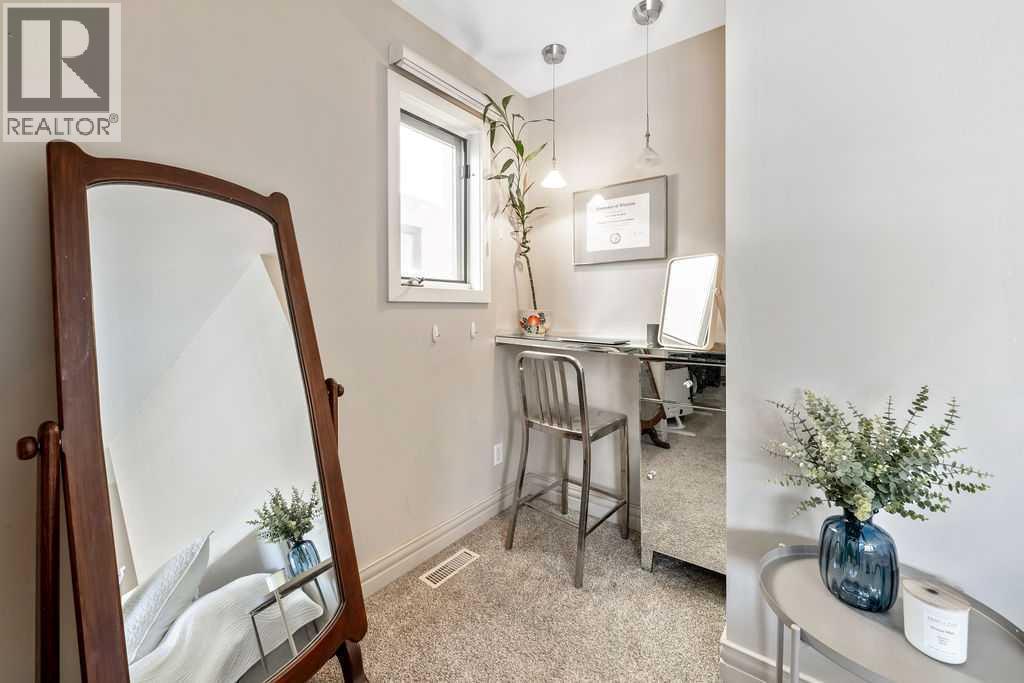 2, 52 6 Street Ne, Calgary, AB - Indoor