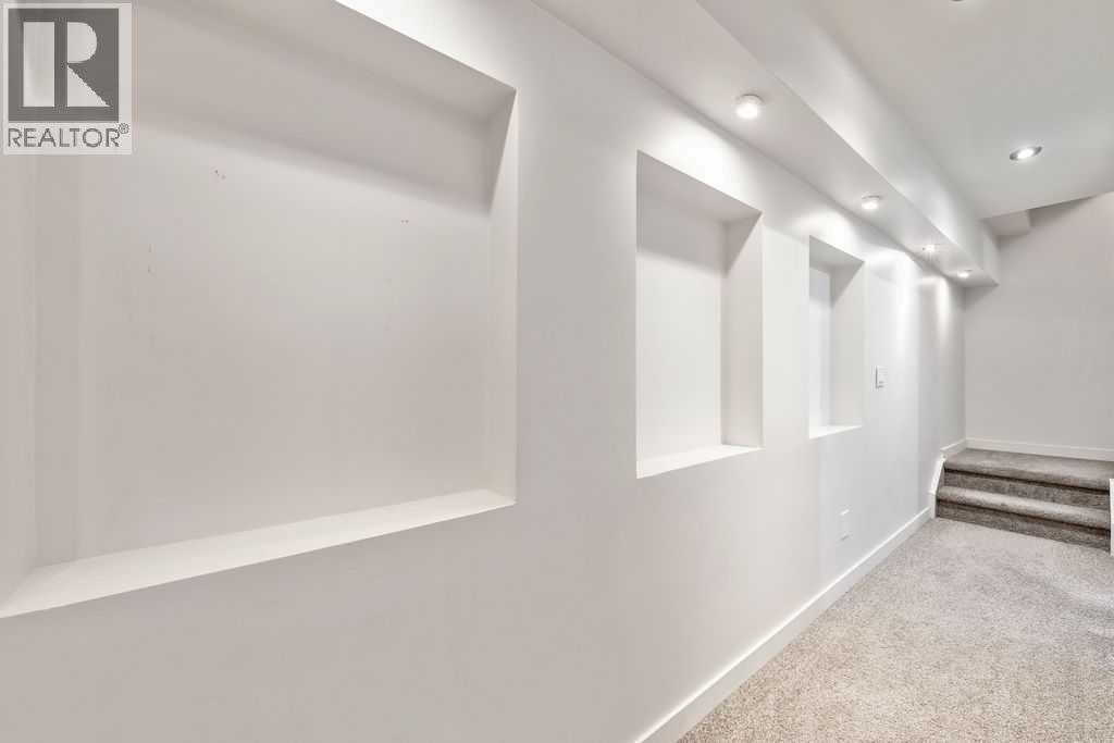 2, 52 6 Street Ne, Calgary, AB - Indoor Photo Showing Other Room