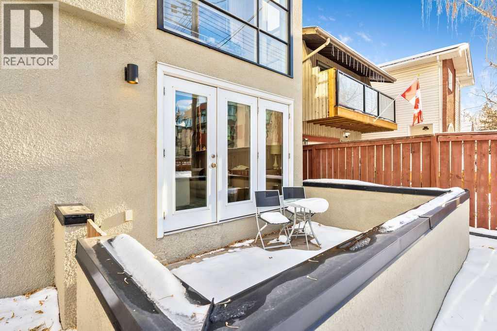 2, 52 6 Street Ne, Calgary, AB - Outdoor