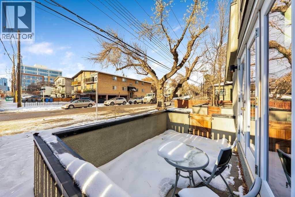 2, 52 6 Street Ne, Calgary, AB - Outdoor