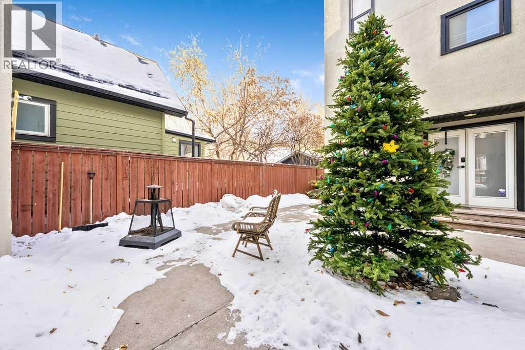 2, 52 6 Street Ne, Calgary, AB - Outdoor
