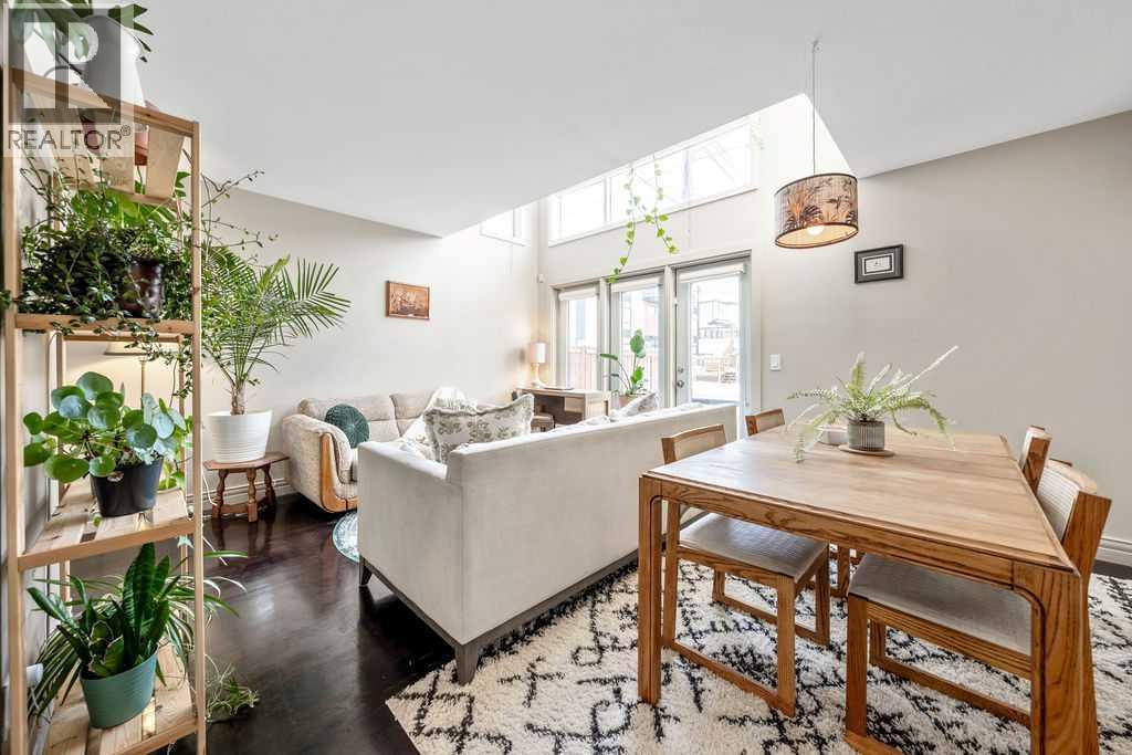 2, 52 6 Street Ne, Calgary, AB - Indoor