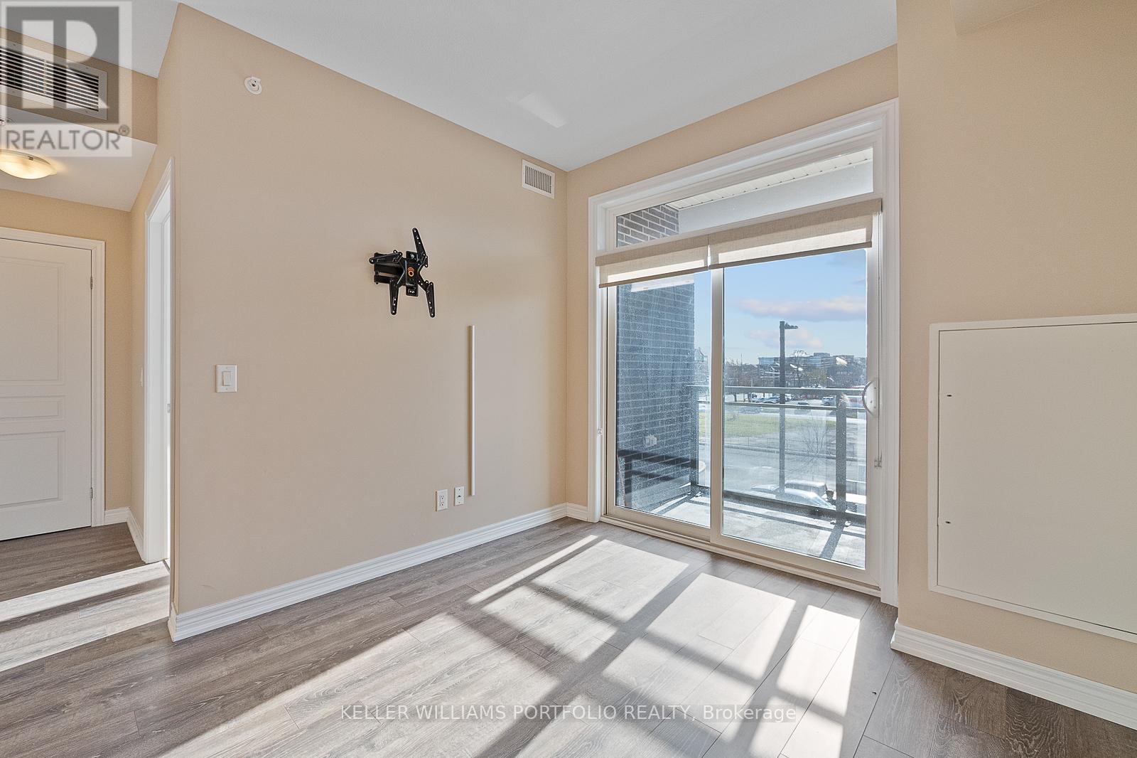 322 - 457 Plains Road E, Burlington, ON - Indoor Photo Showing Other Room