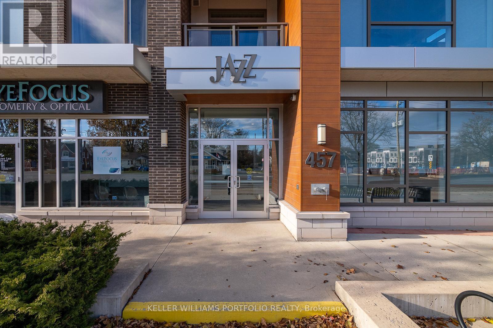 322 - 457 Plains Road E, Burlington, ON - Outdoor