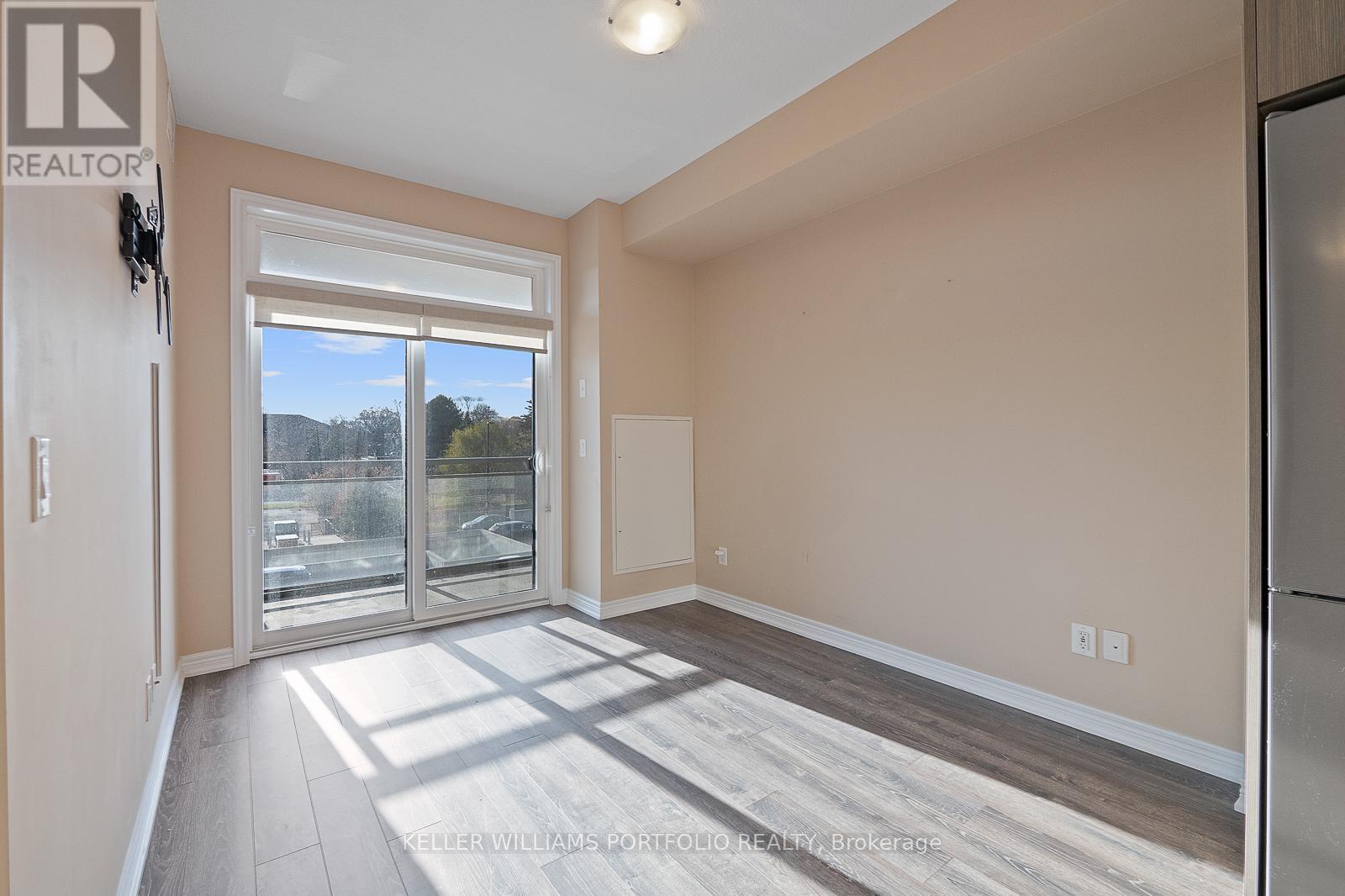 322 - 457 Plains Road E, Burlington, ON - Indoor Photo Showing Other Room
