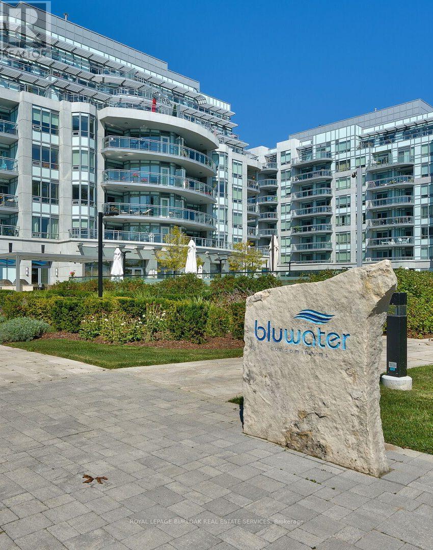 503 - 3500 Lakeshore Road W, Oakville, ON - Outdoor