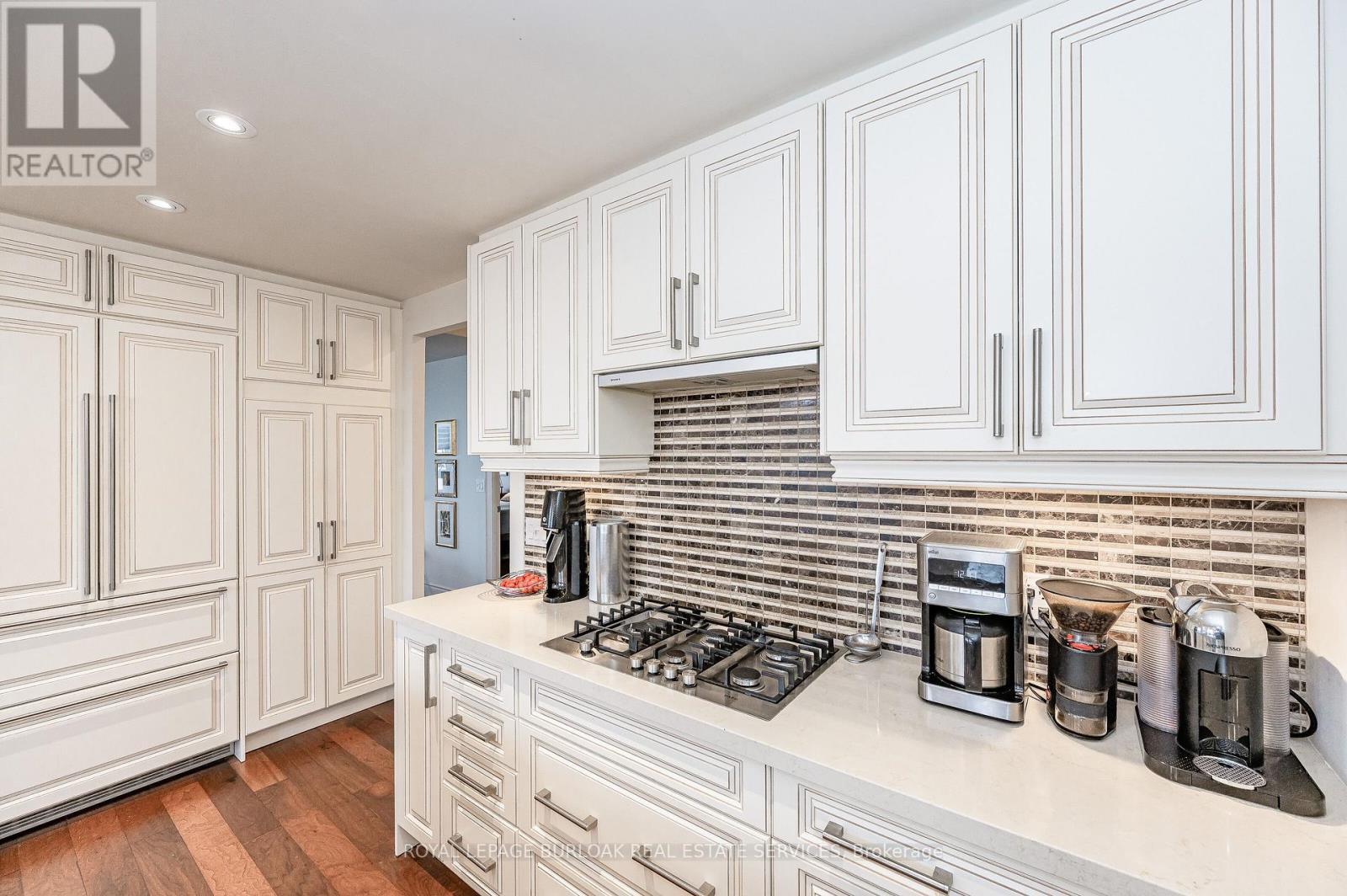 503 - 3500 Lakeshore Road W, Oakville, ON - Indoor Photo Showing Kitchen