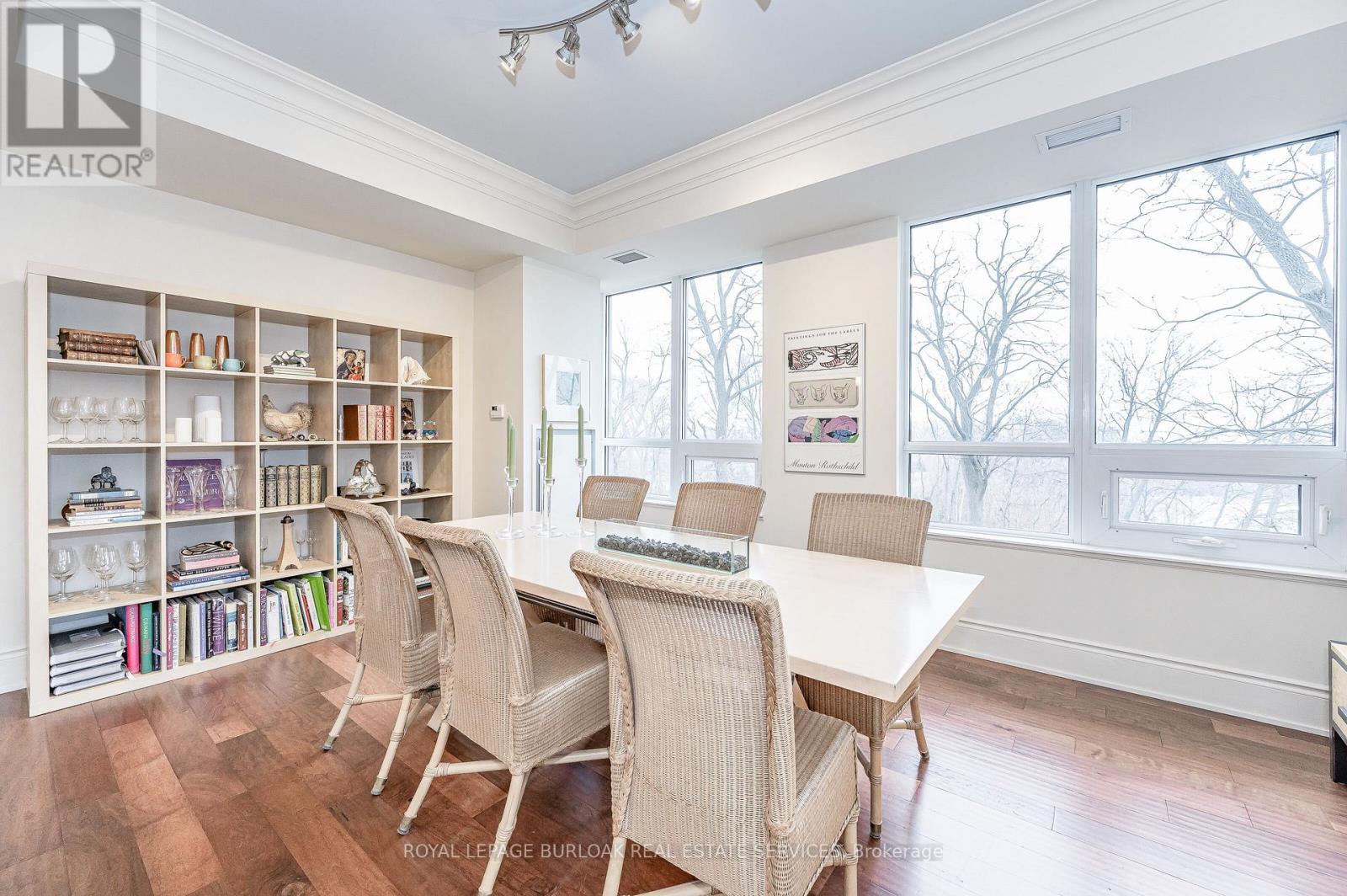 503 - 3500 Lakeshore Road W, Oakville, ON - Indoor Photo Showing Dining Room
