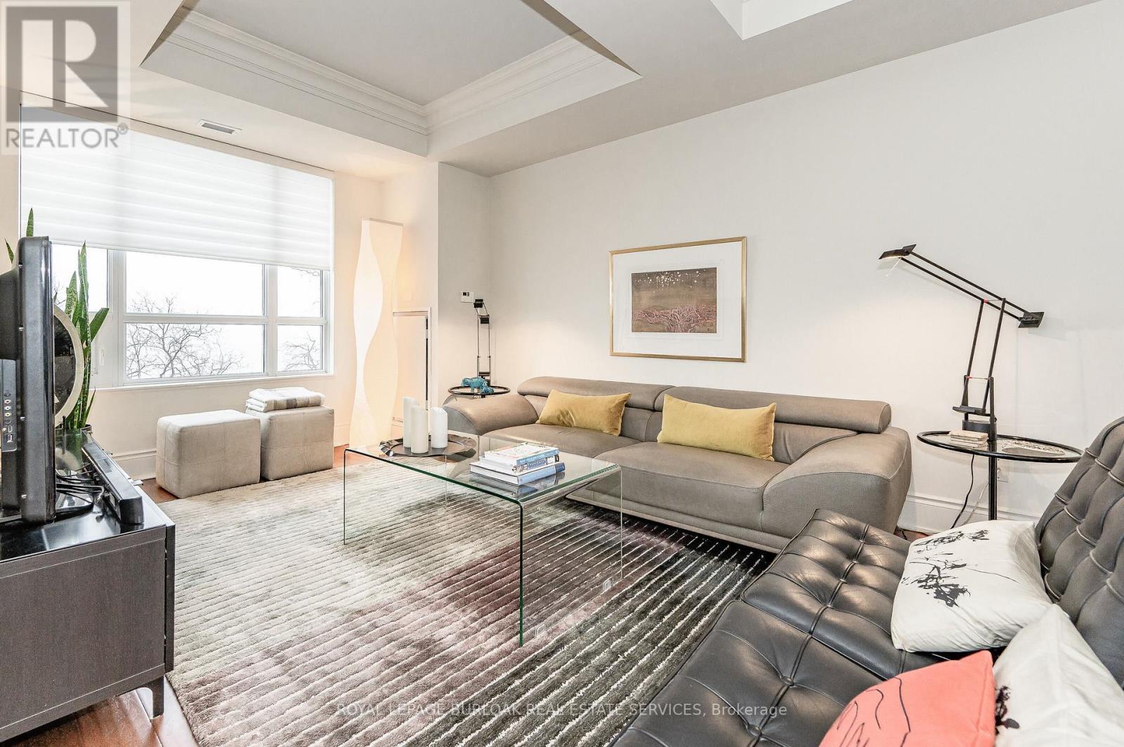 503 - 3500 Lakeshore Road W, Oakville, ON - Indoor Photo Showing Living Room