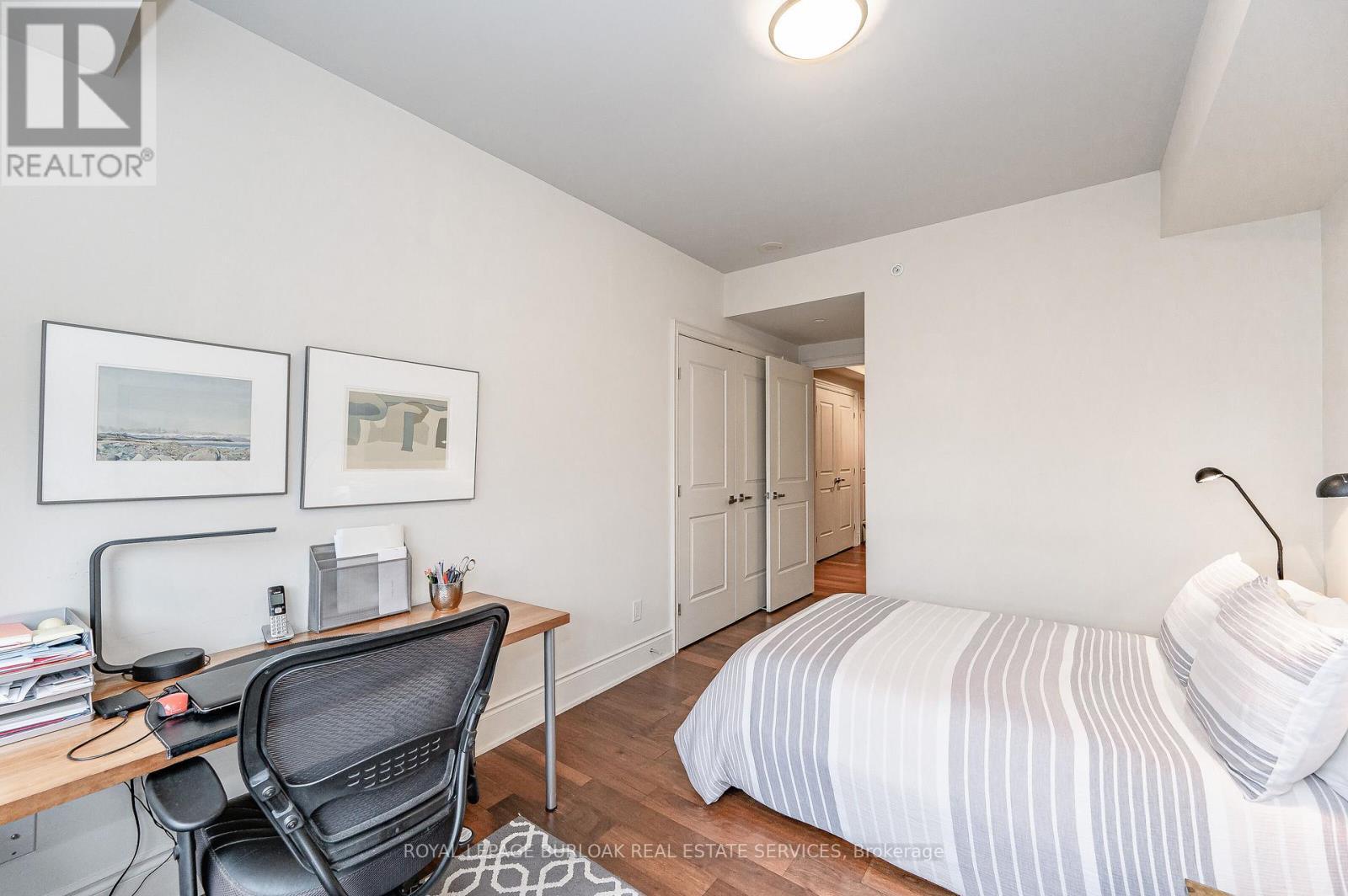 503 - 3500 Lakeshore Road W, Oakville, ON - Indoor Photo Showing Bedroom