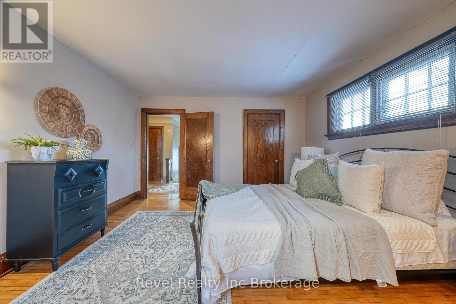 140 Vansittart Avenue, Woodstock (Woodstock - North), ON - Indoor Photo Showing Bedroom