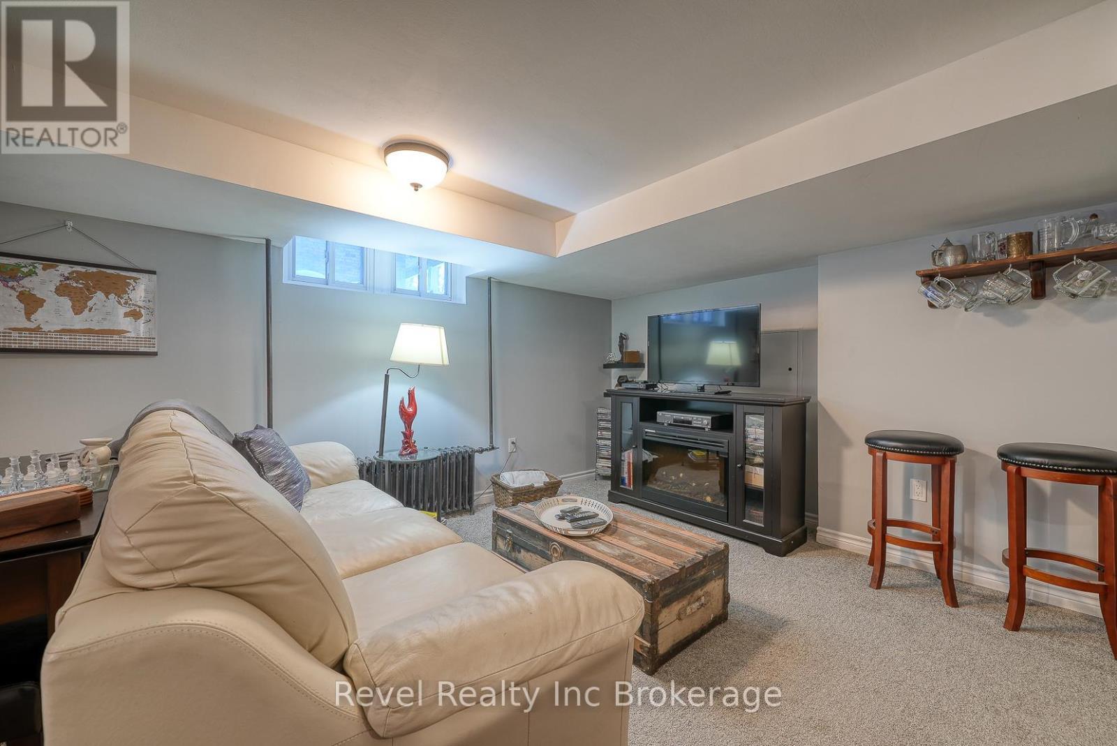 140 Vansittart Avenue, Woodstock (Woodstock - North), ON - Indoor