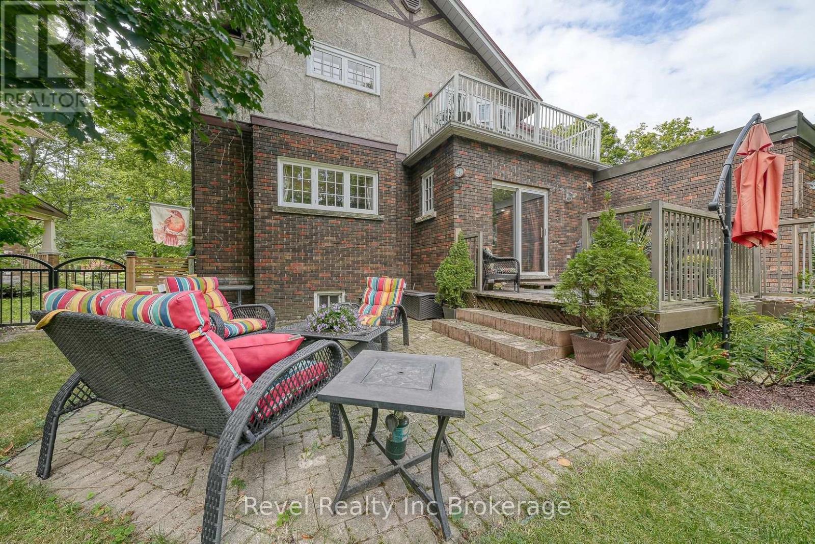 140 Vansittart Avenue, Woodstock (Woodstock - North), ON - Outdoor