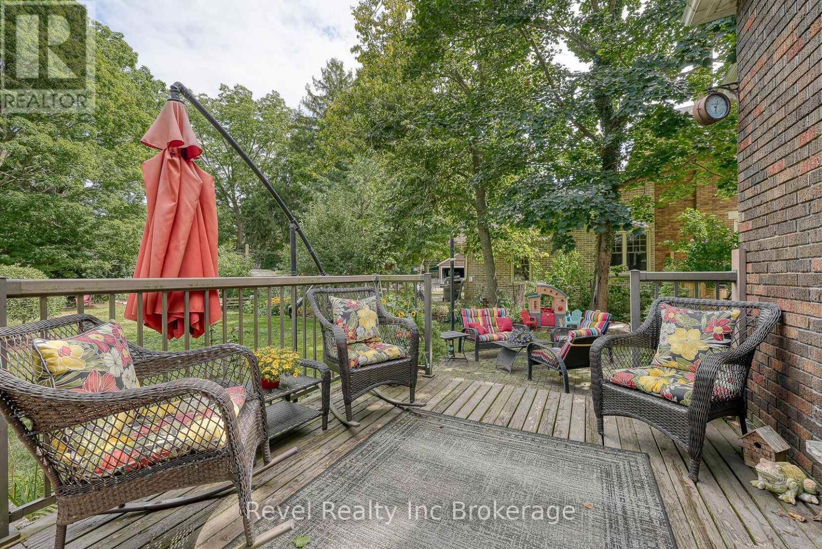 140 Vansittart Avenue, Woodstock (Woodstock - North), ON - Outdoor With Deck Patio Veranda With Exterior