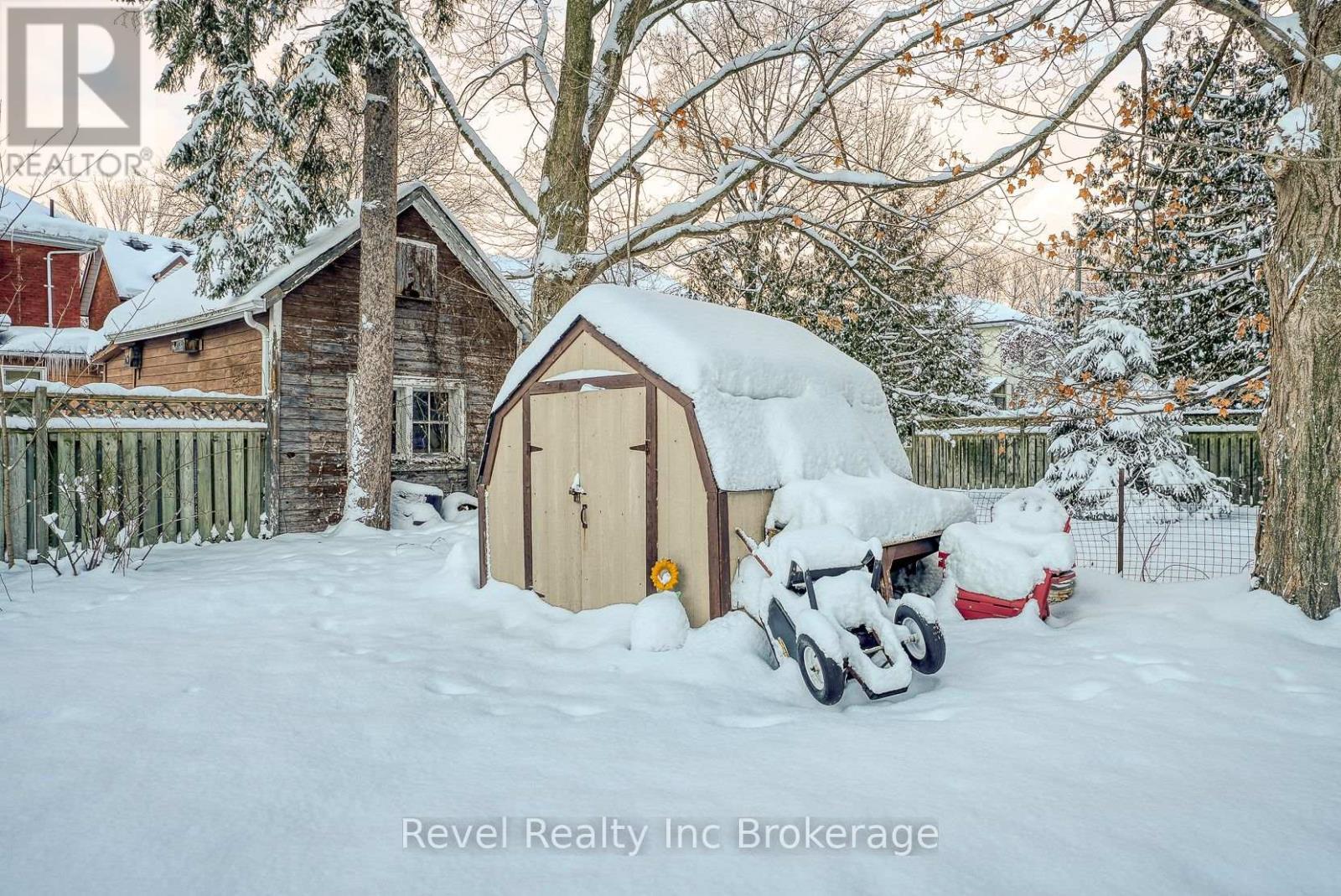 140 Vansittart Avenue, Woodstock (Woodstock - North), ON - Outdoor