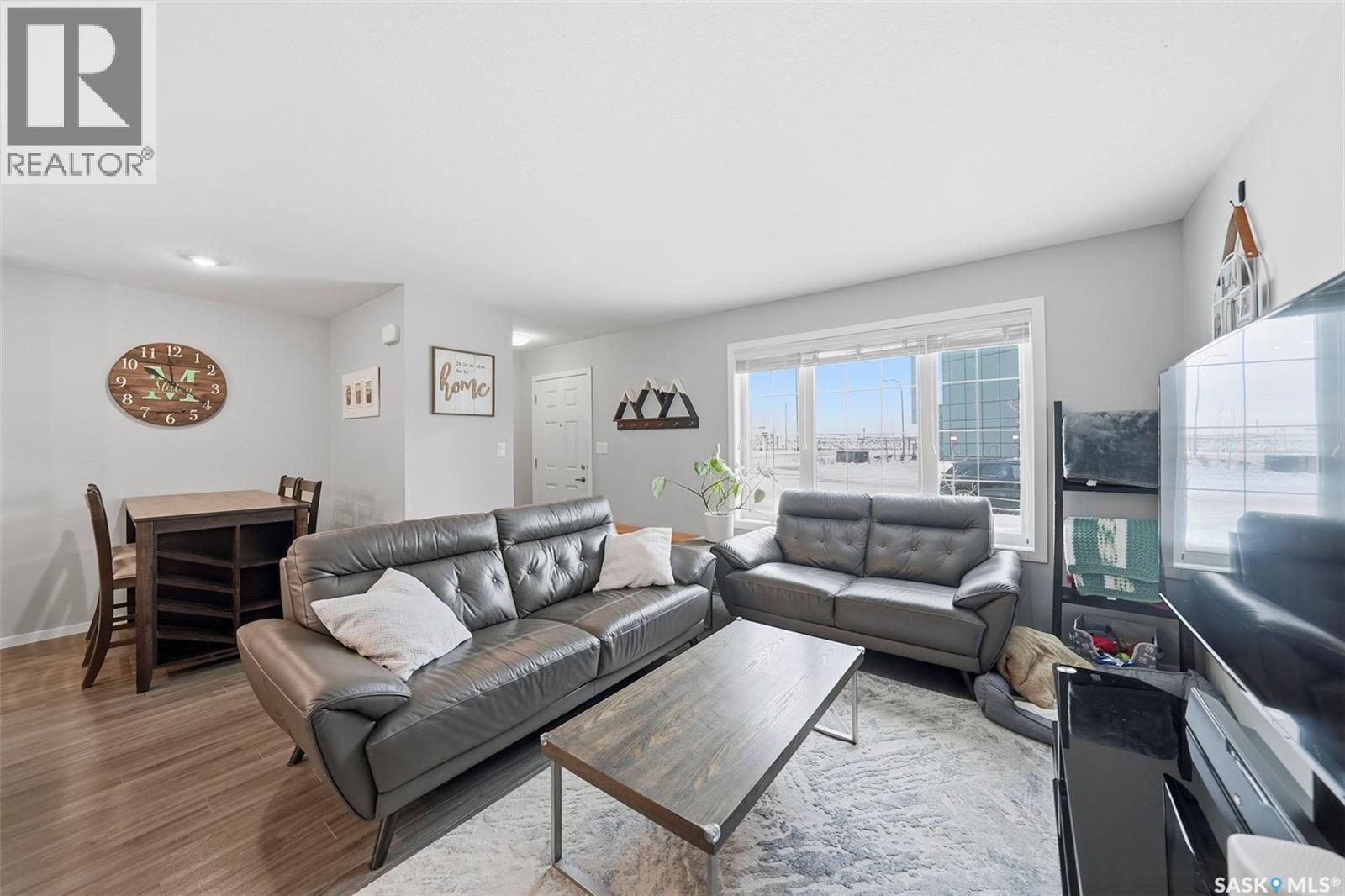 4018 Brighton Circle, Saskatoon, SK - Indoor Photo Showing Living Room